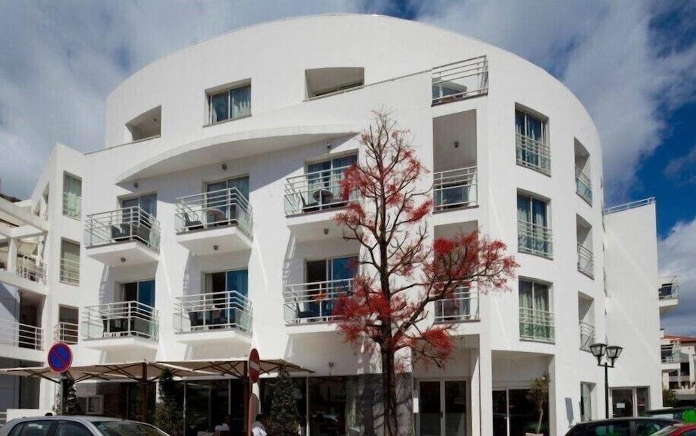 White Waters Hotel 3*