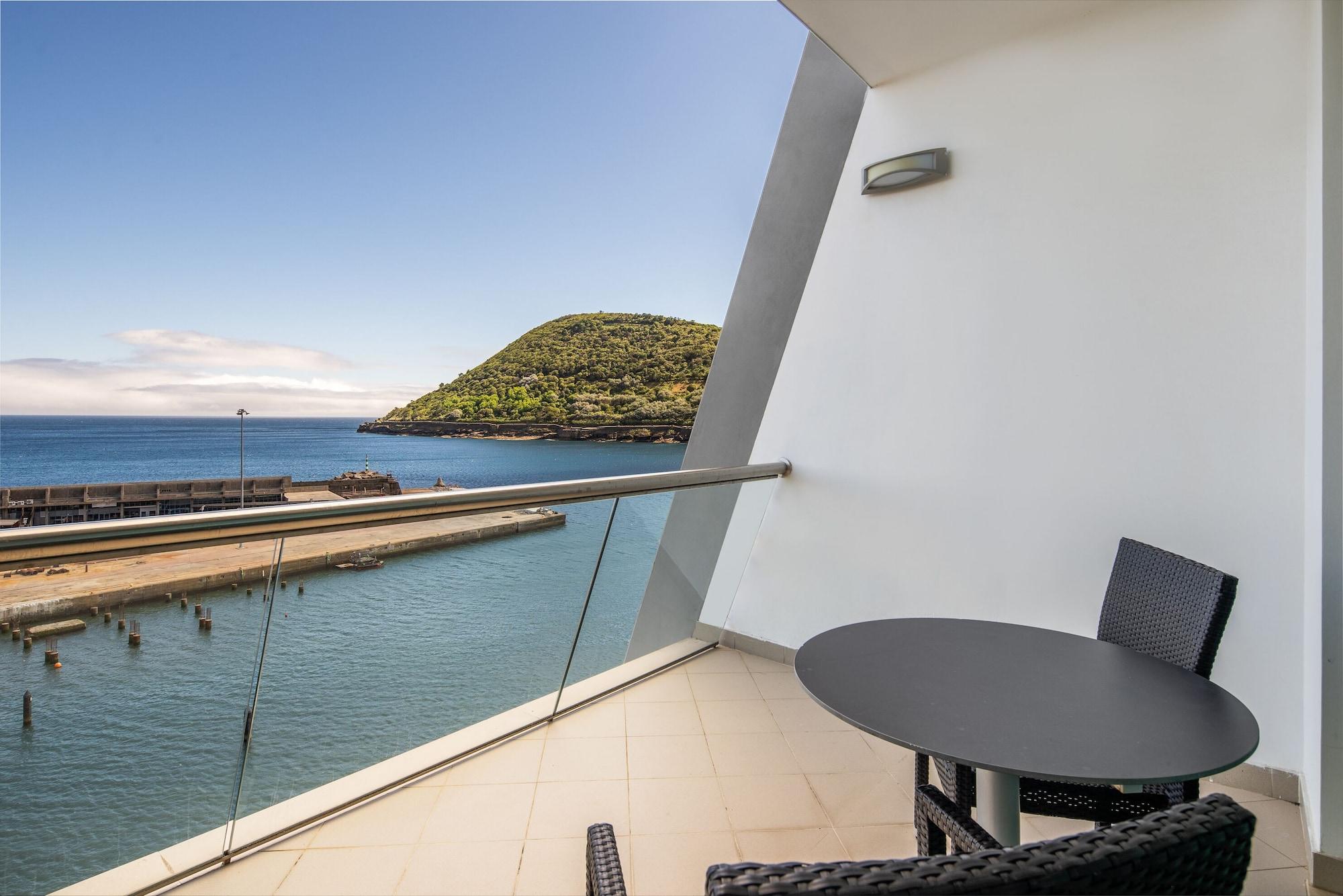 Hotel Angra Marina
