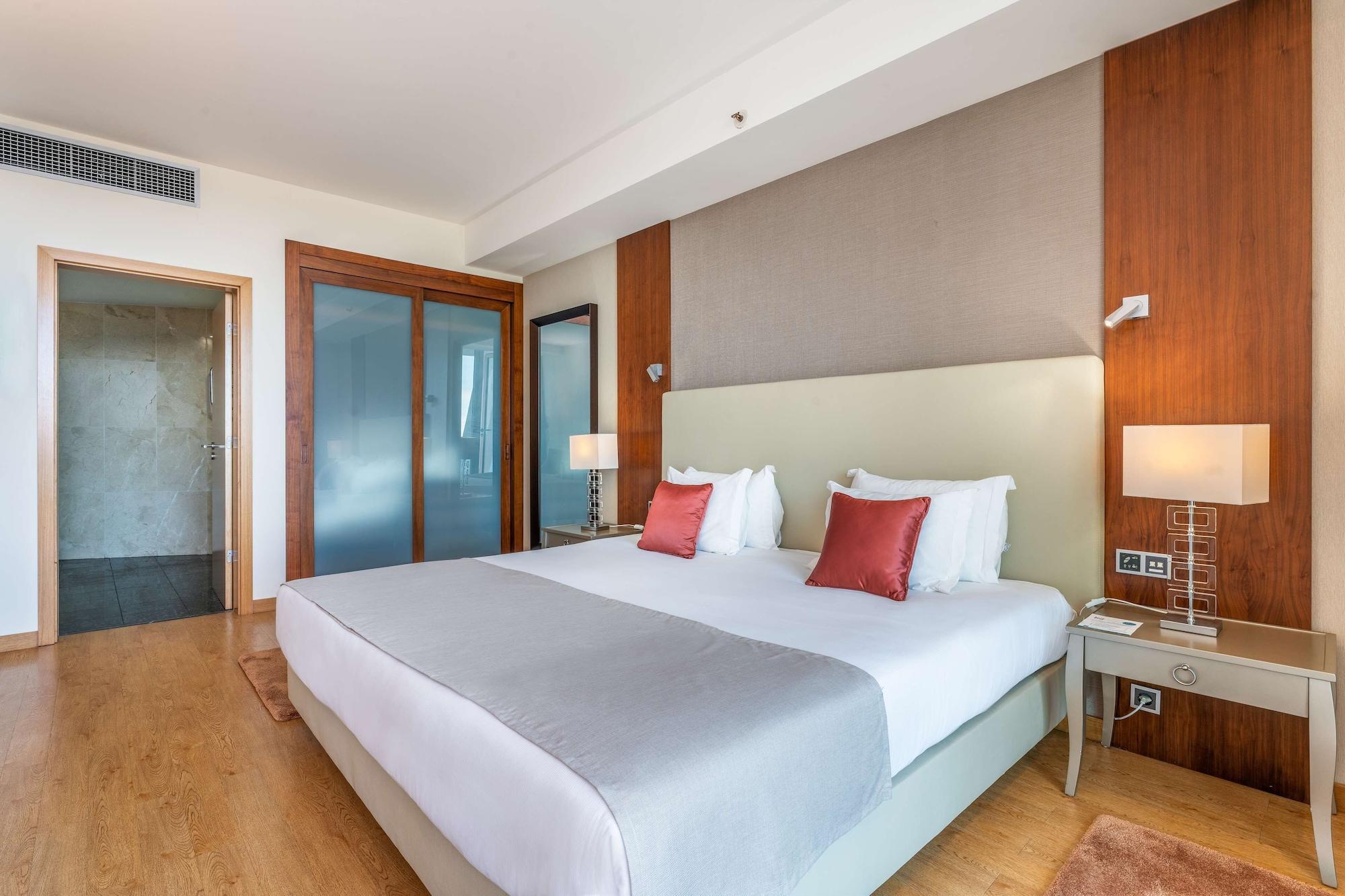 Hotel Angra Marina 5*