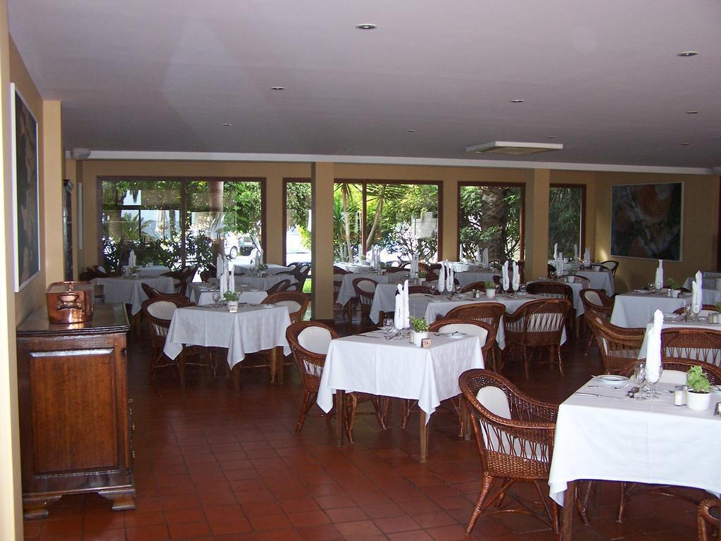 Hotel &