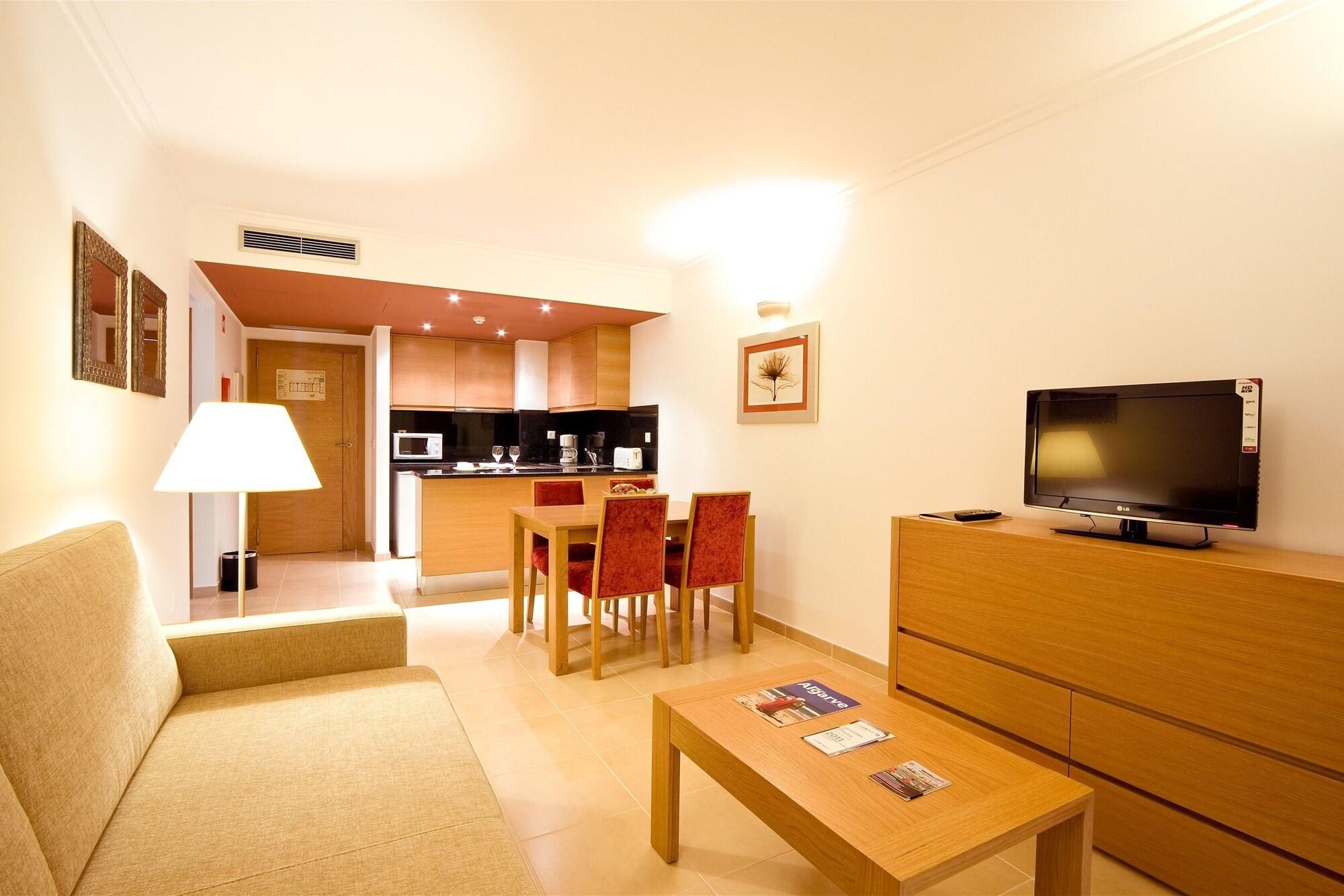 Hotel &