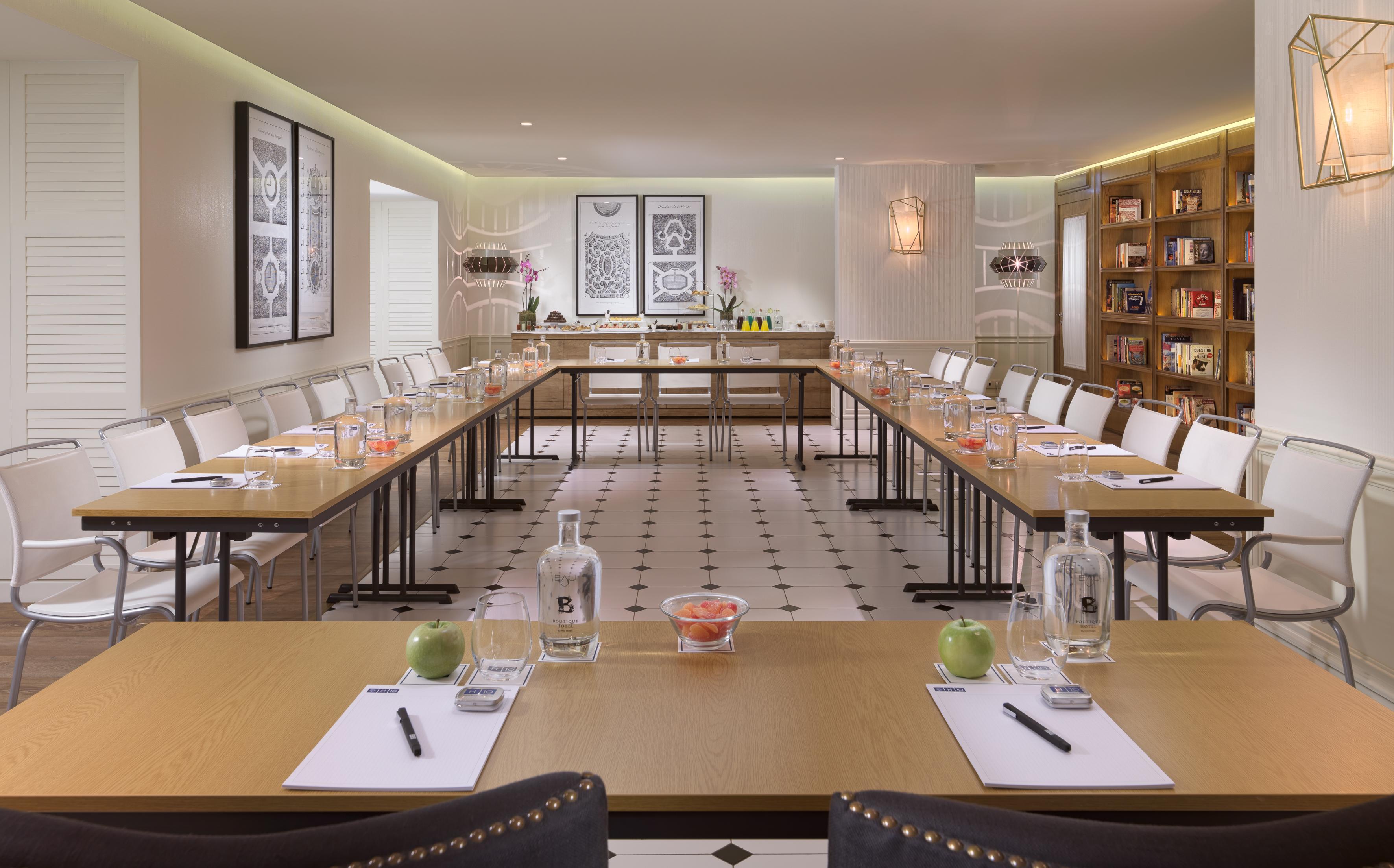 H10 Duque De Loule Hotel 4*