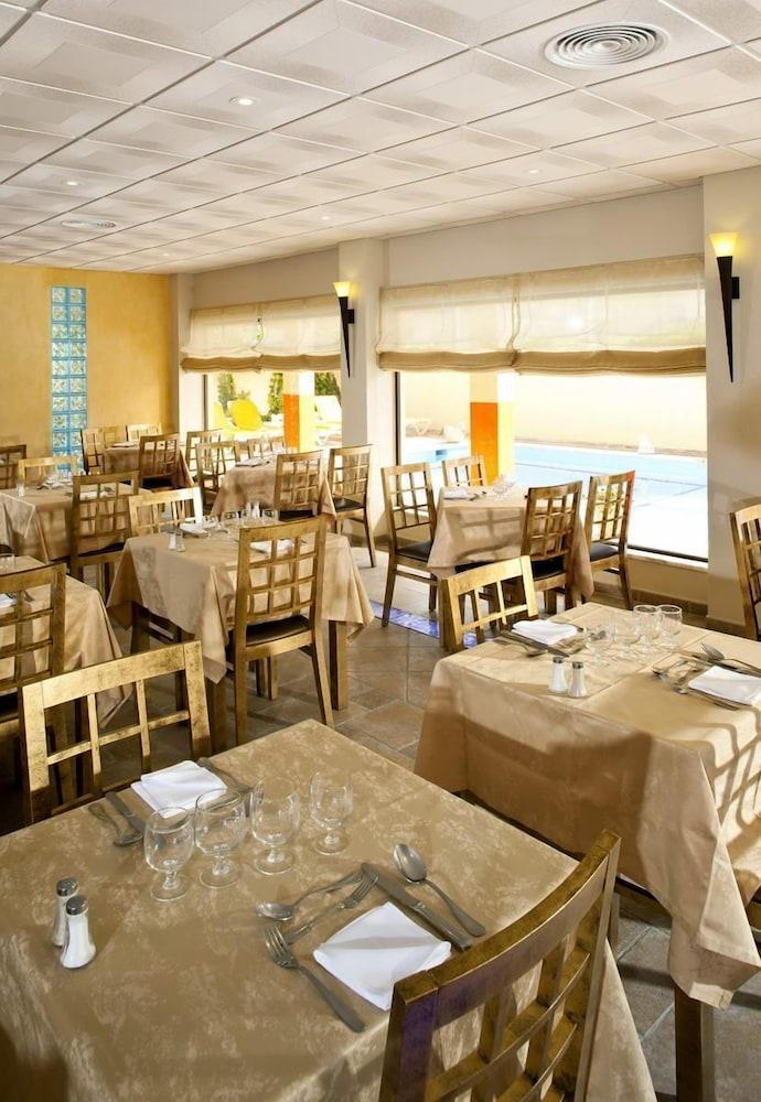 Hotel Casablanca Unique 4*