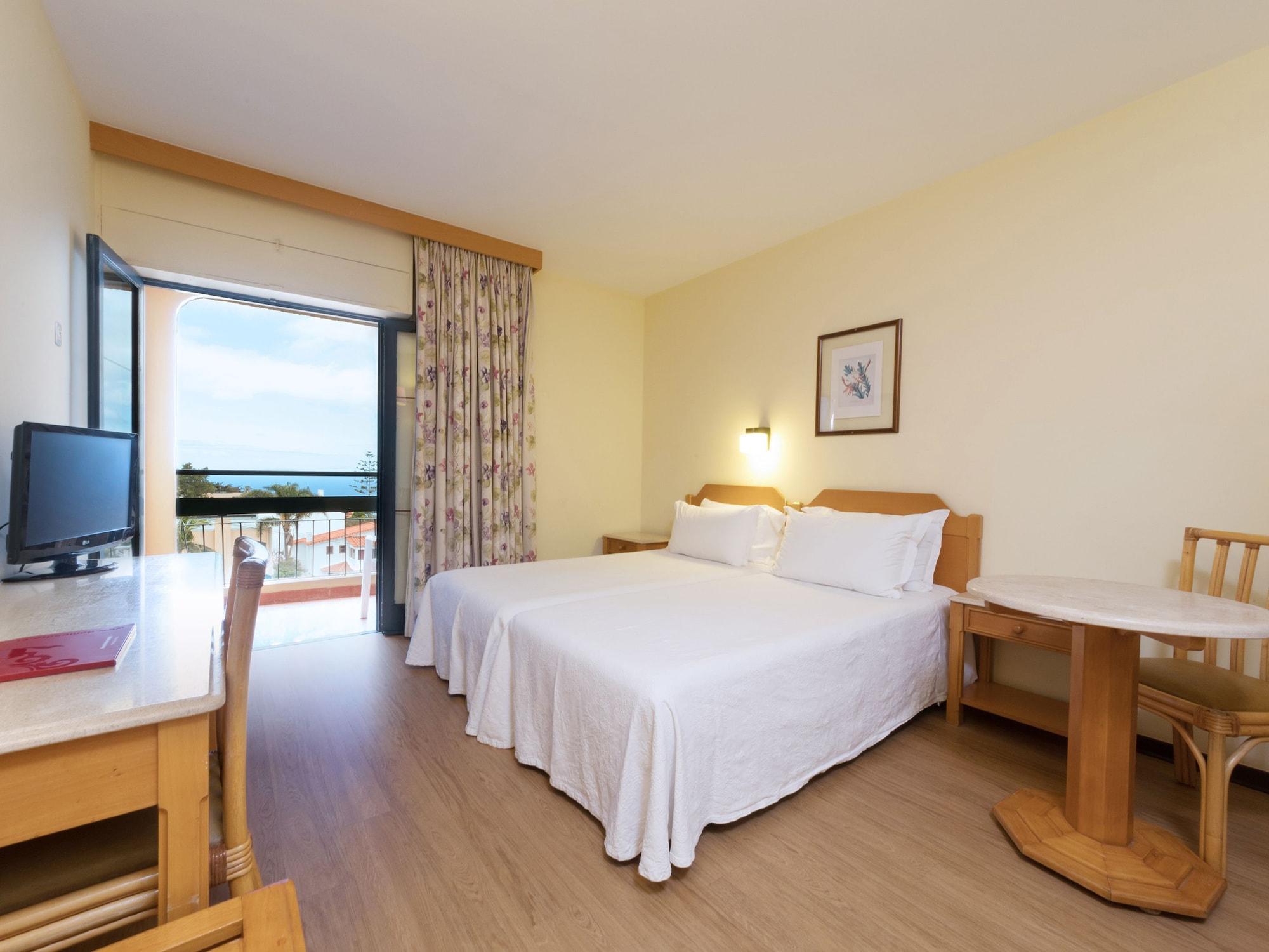 Dom Pedro Garajau Hotel