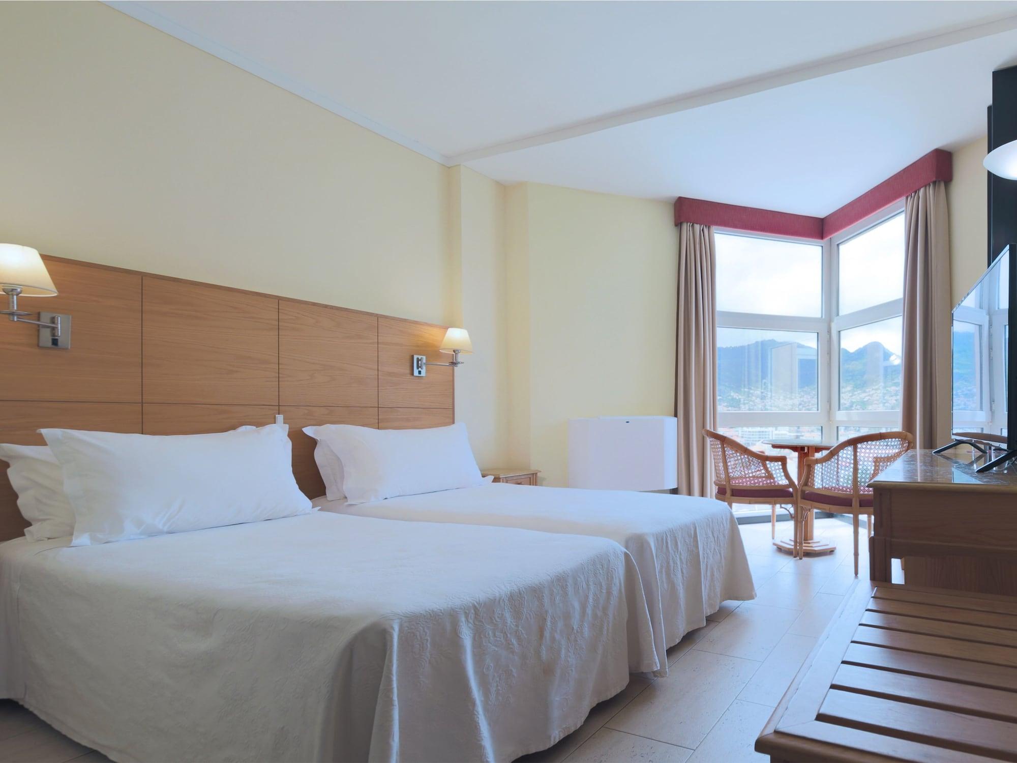 Dom Pedro Madeira Hotel 4*