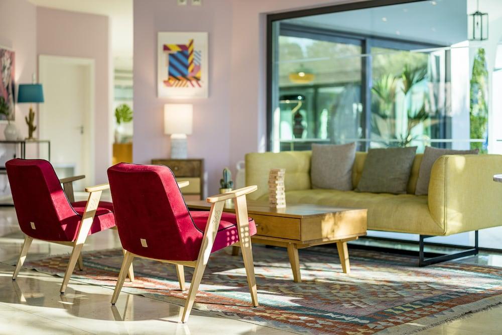 The Magnolia (adults Only)