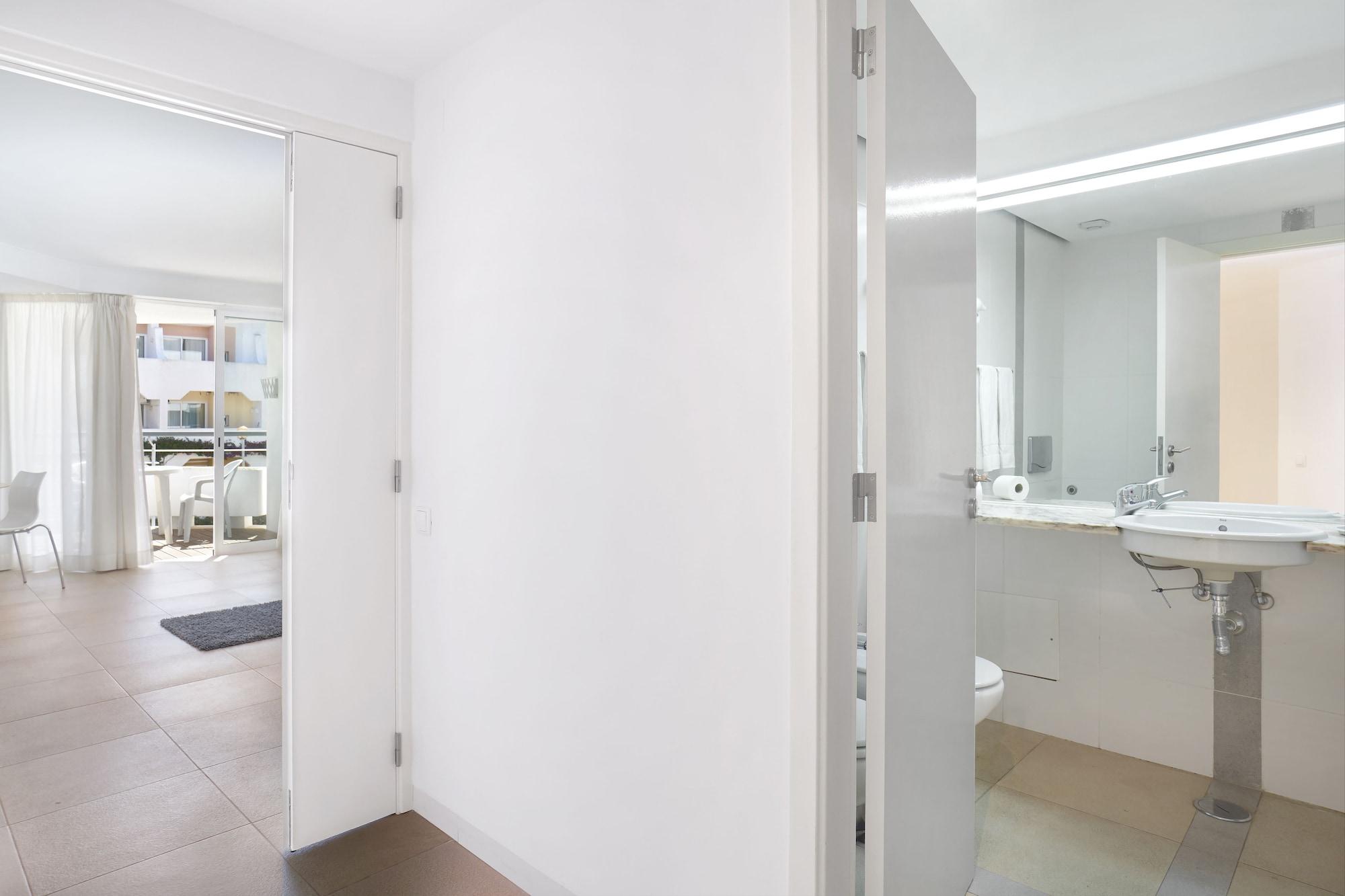 Golden Club Aparthotel 2*