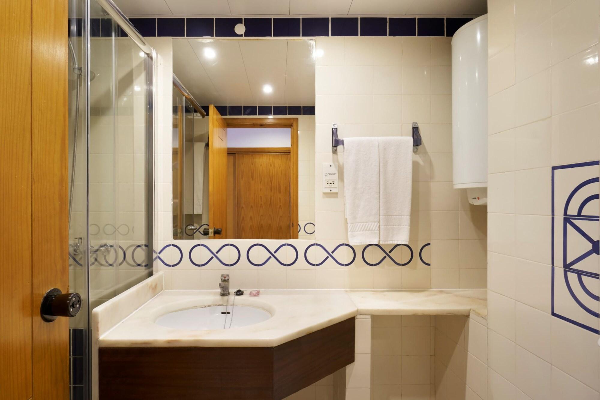 Golden Club Aparthotel 2*