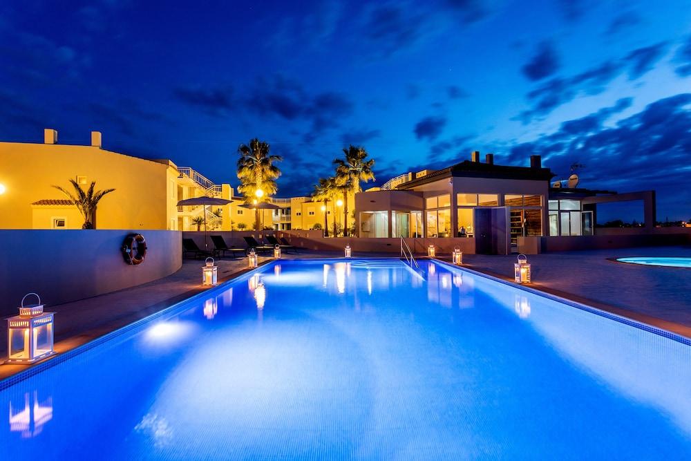 Placid Village Apartamento *
