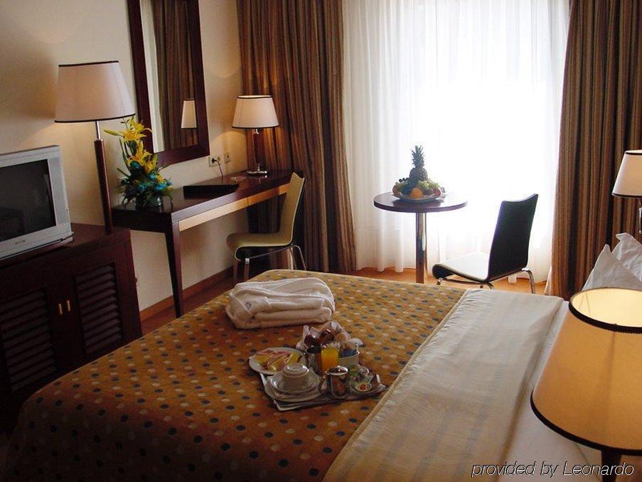 Hotel Vip Executive Santa Iria 4*