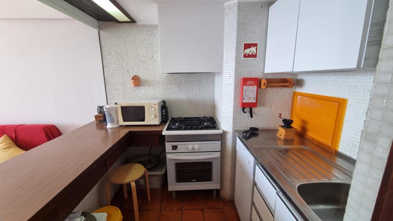 Sun&sea - Beachfront Apartment! * Sesimbra