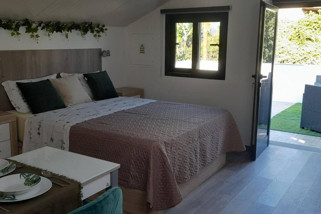 Santoserenus Appartement *