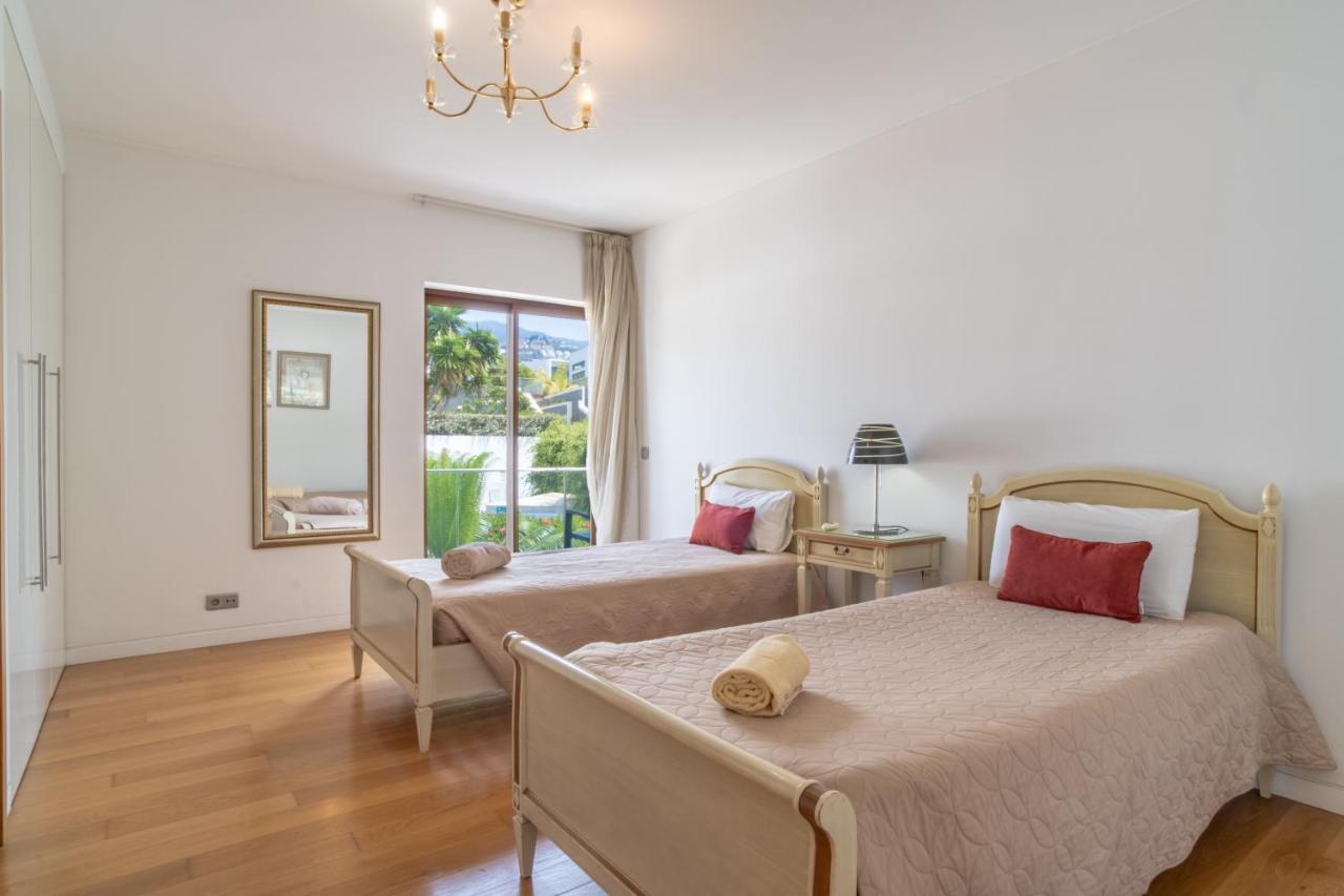 Star With Private Heated Pool In Villa Funchal (Madeira)