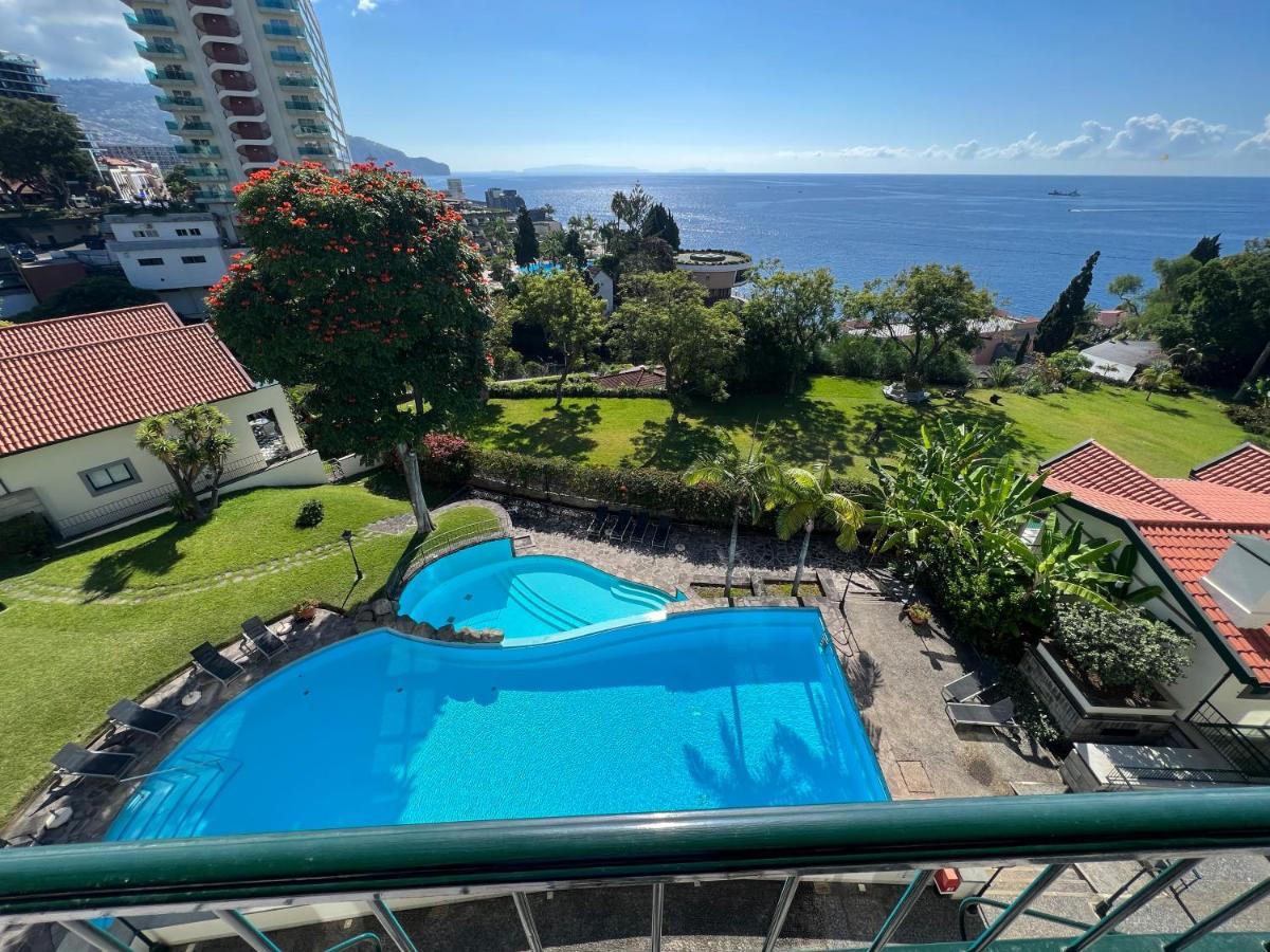 Luxury Oceanfront At Reid's Gardens Appartement