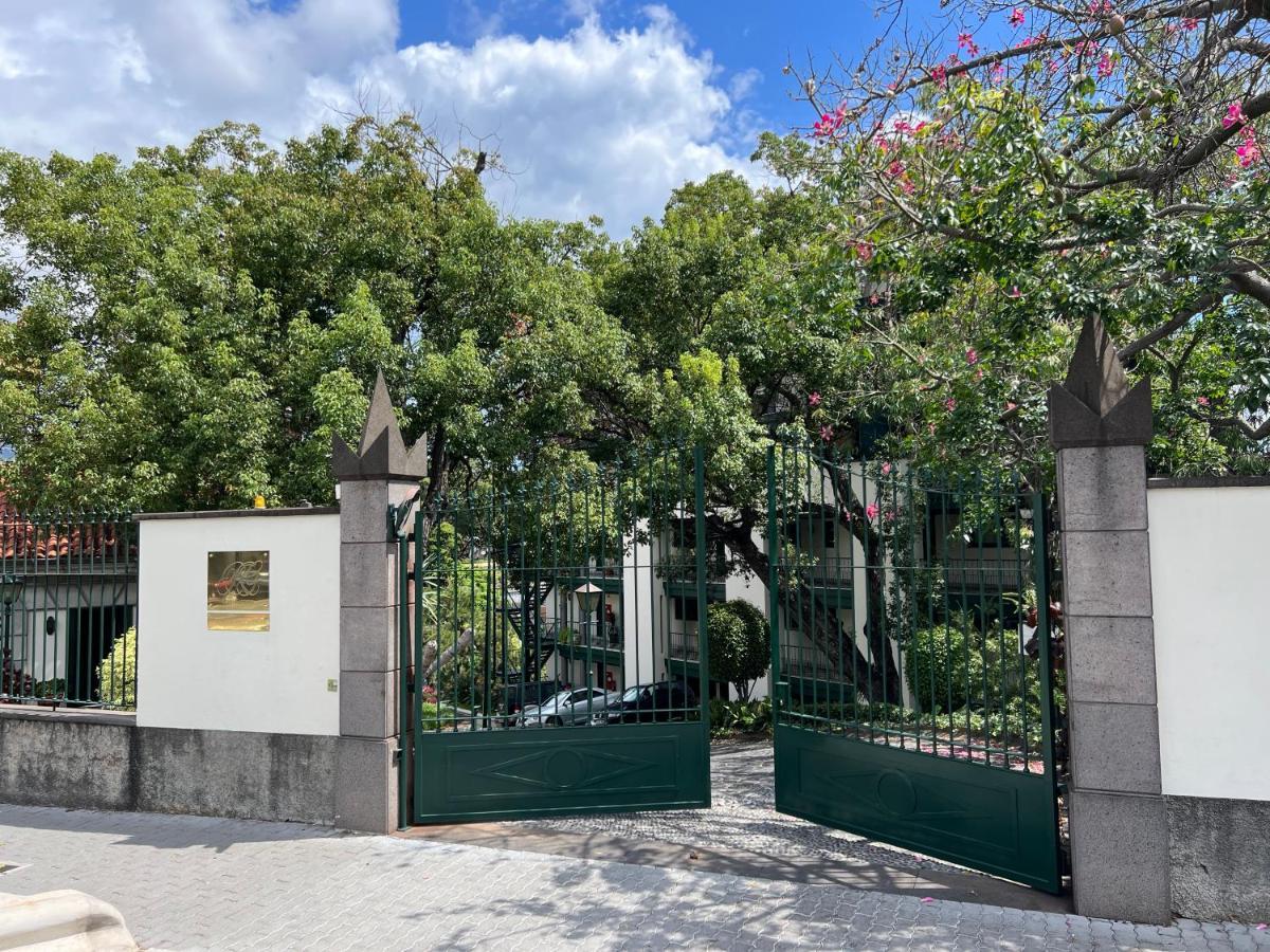 Luxury Oceanfront At Reid's Gardens Appartement