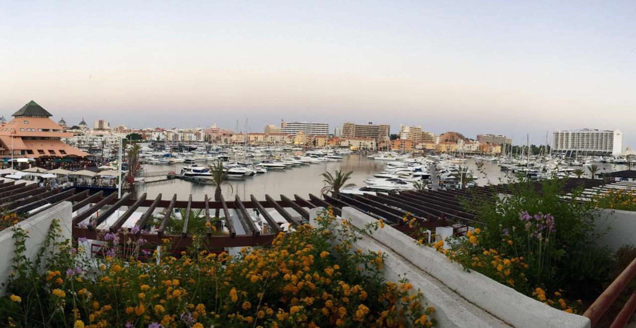 Out Luxury Marina - 2 Bedrooms Sea View Apartment