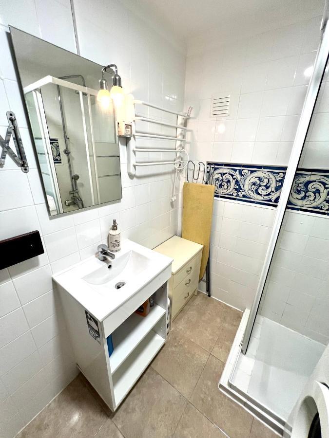 Apartment 4 - & Cozy Little With Terrace Estoril
