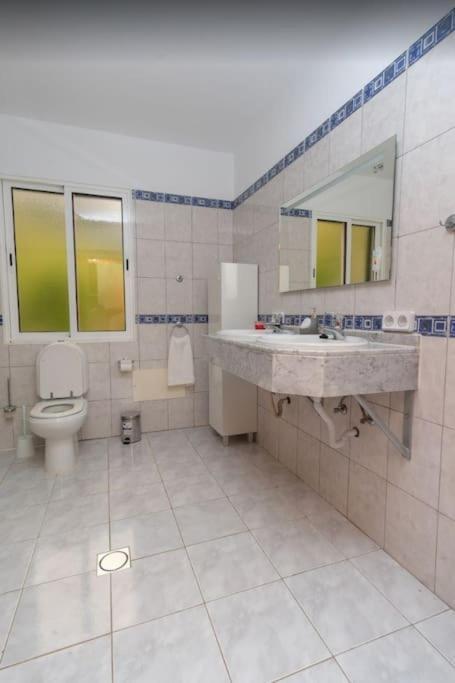 2 Bedroom In Calheta