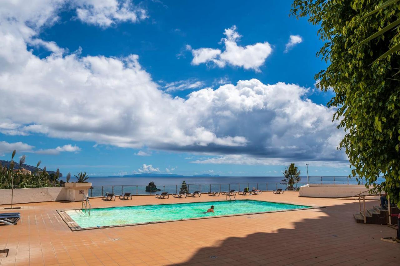 Do Mar Ii By An Island Apartment