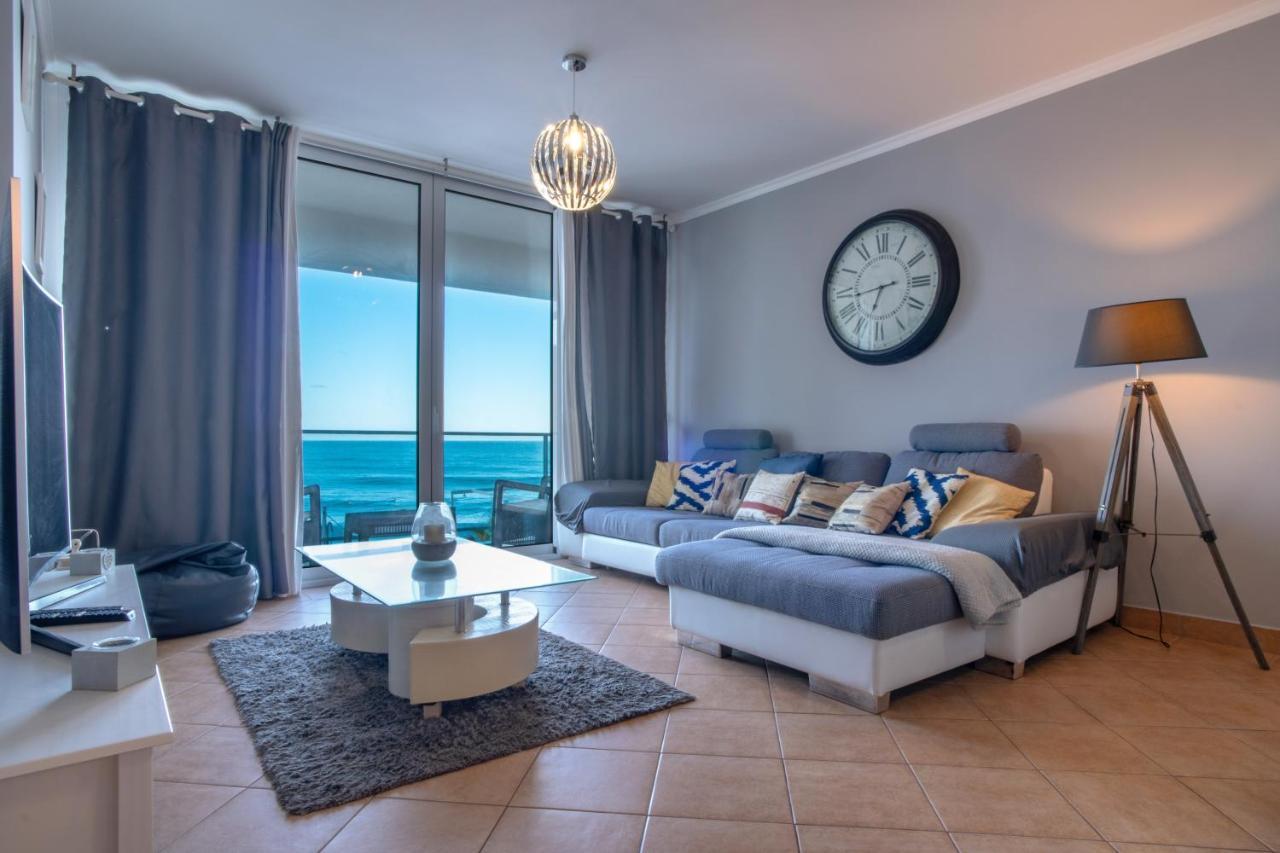 7 On Paul do Mar (Madeira)