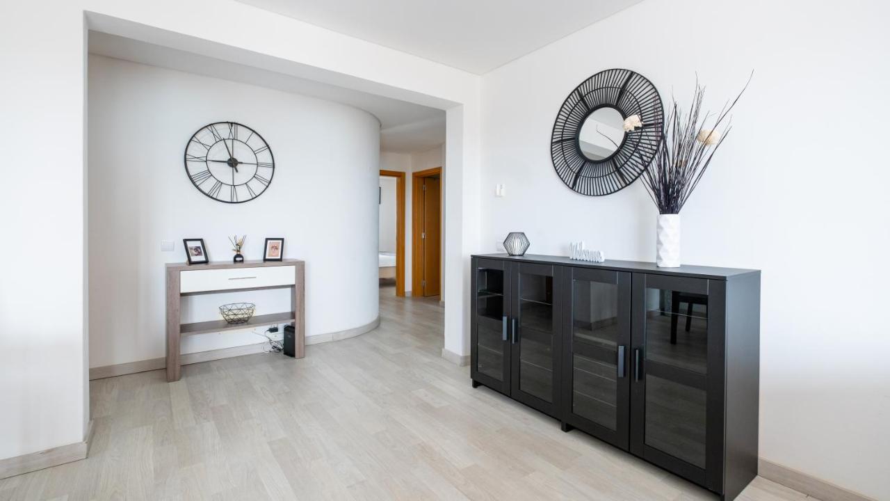 - Spacious With Swimming Pool & View Vilamoura