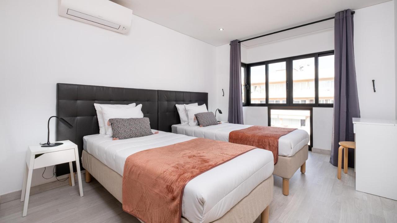 - Spacious With Swimming Pool & View Apartment
