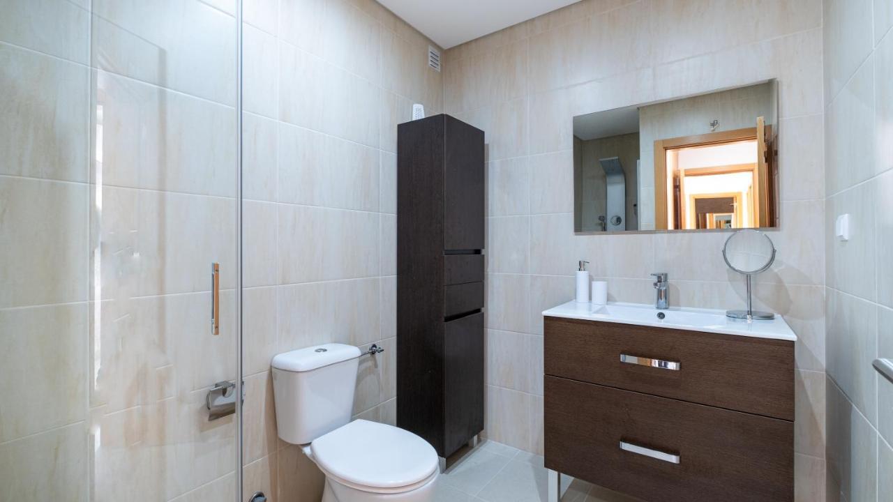 - Spacious With Swimming Pool & View *