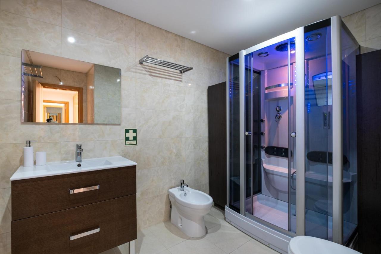 - Spacious With Swimming Pool & View Apartment Vilamoura