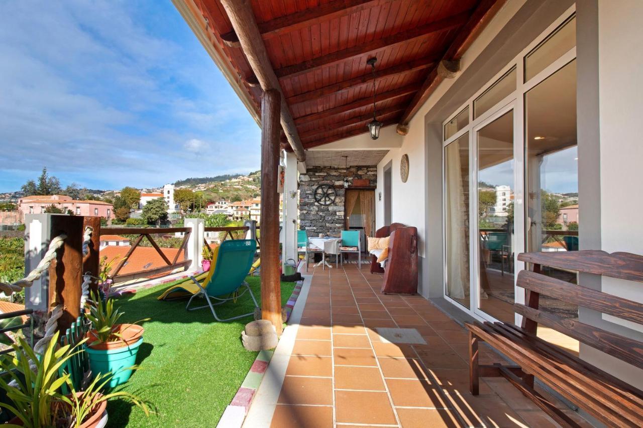 Casa Carreira *