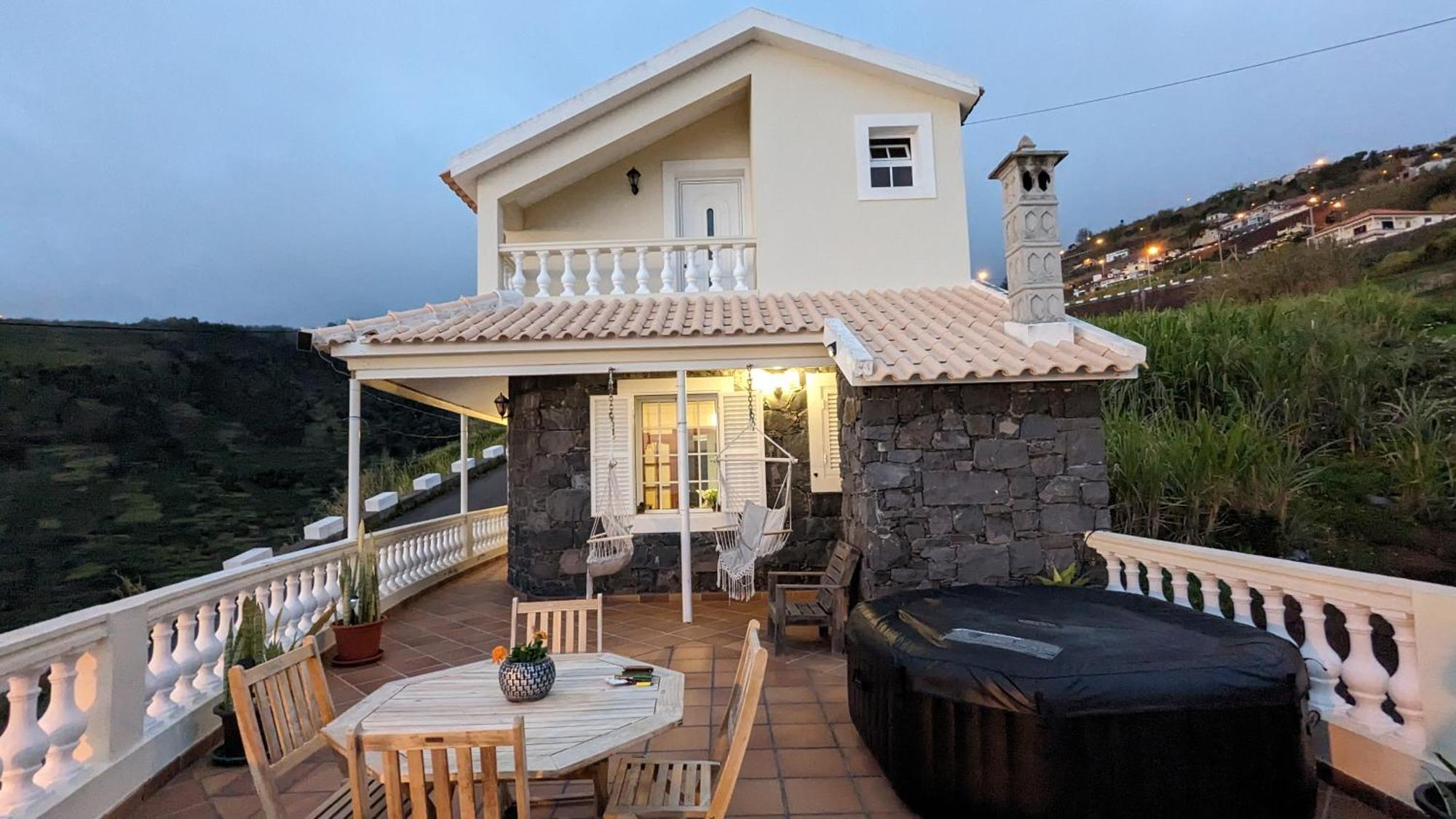 Levada Nova House *
