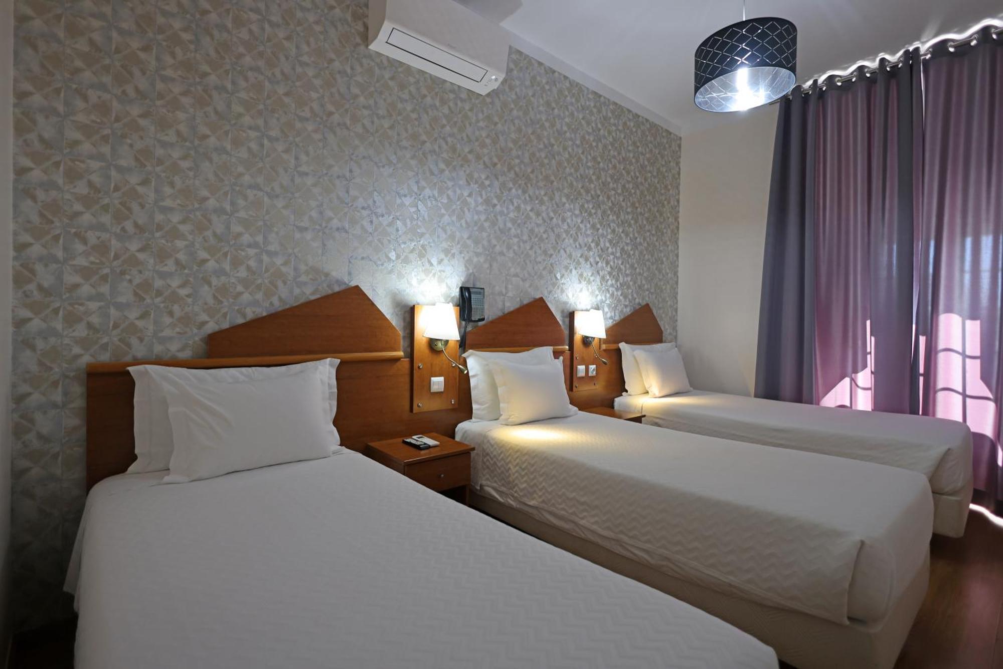 Guest house Pensao Praca Da Figueira 3*