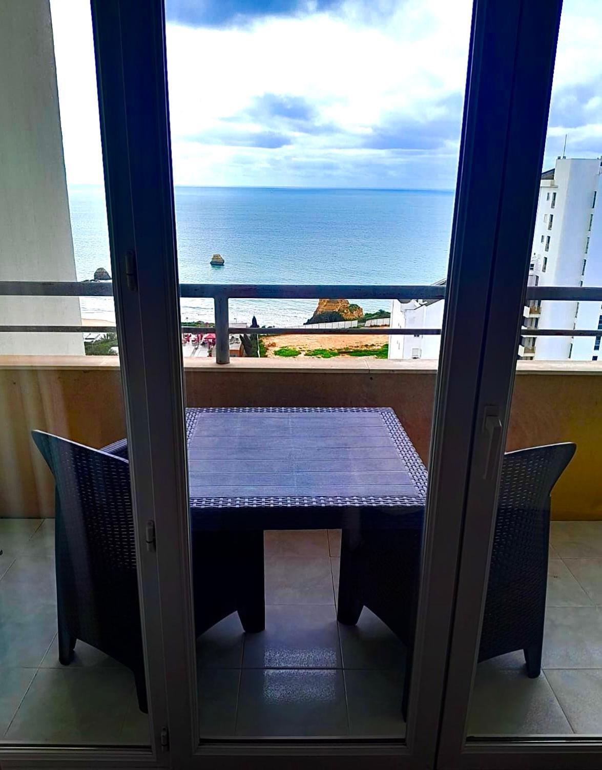 Jardins Da Rocha: Beachfront With Sea Views And Pools Portimao