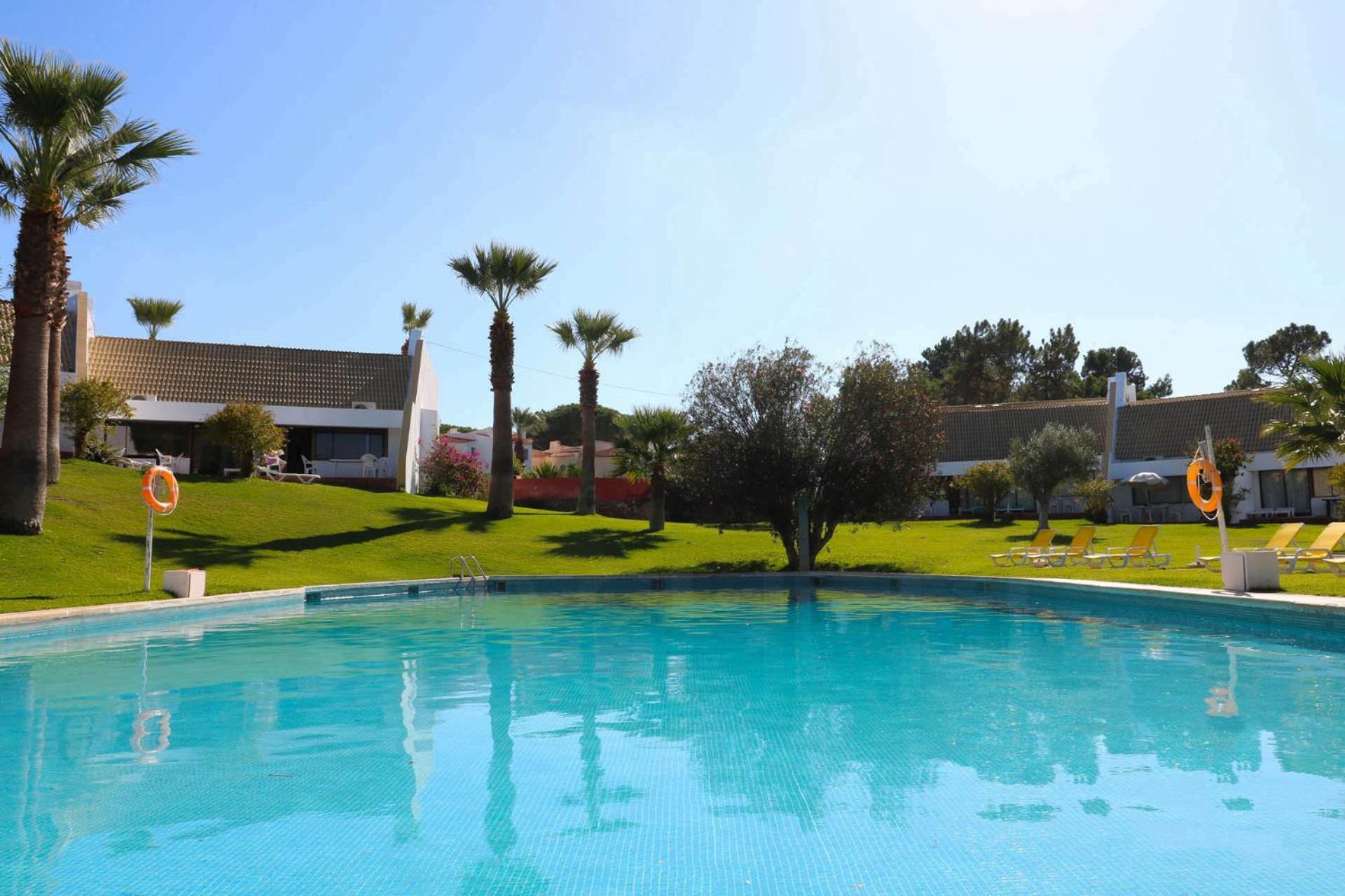 Casa Moura Golfe Holiday home
