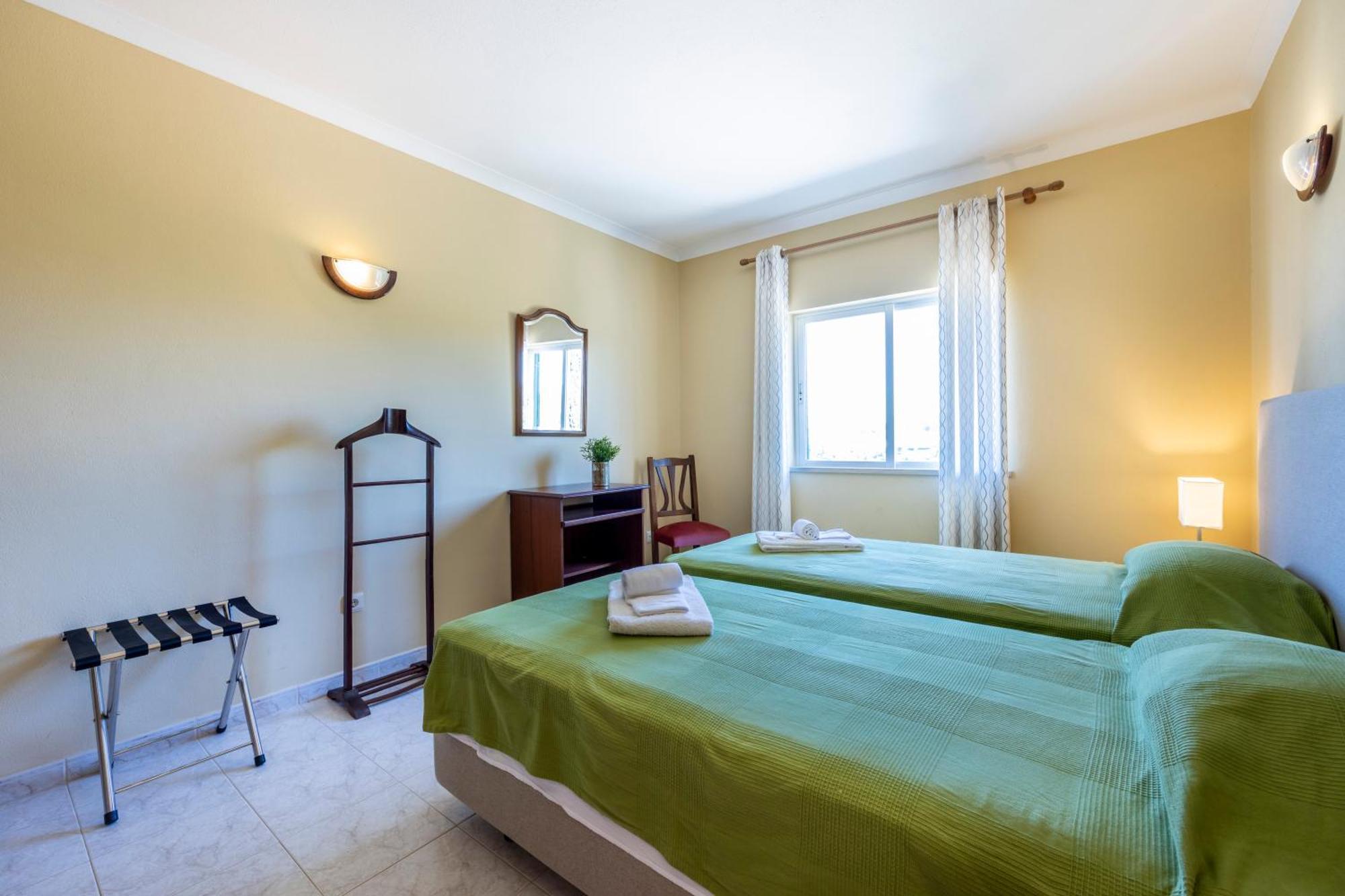 Meia Praia Apartment