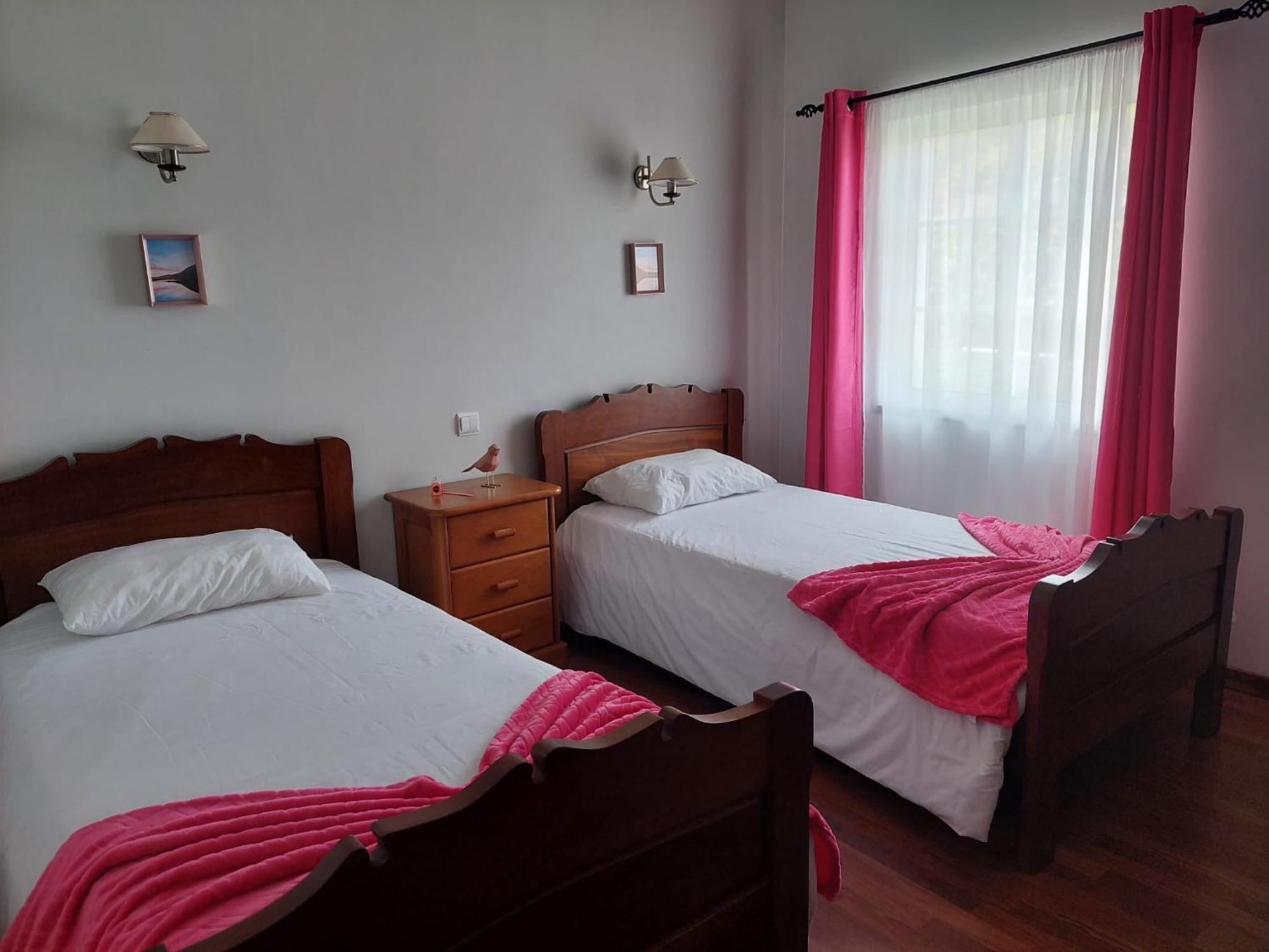 Alojamentos A Buraca Guest house *