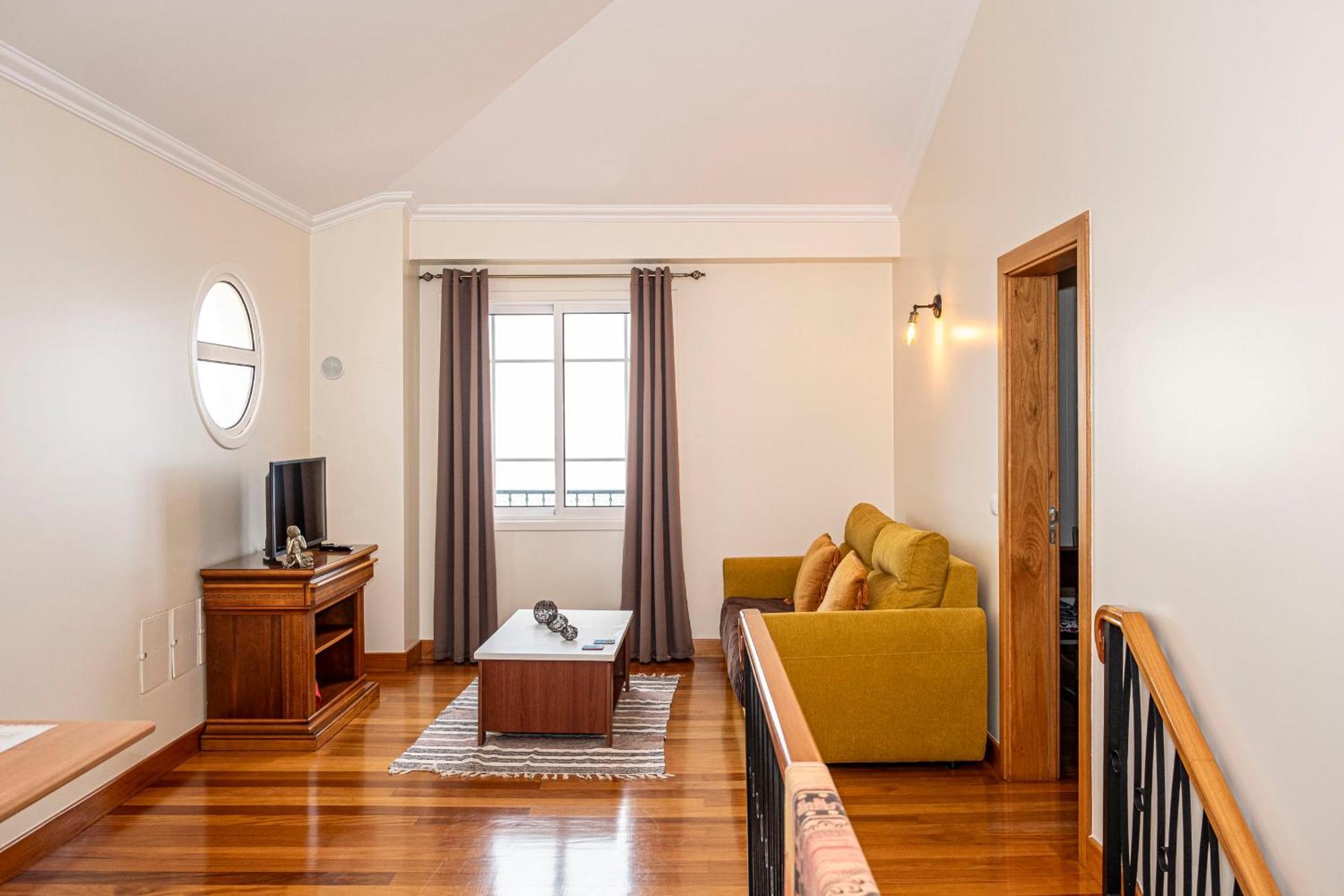 Namaste House I Guest house Relogio do Poiso