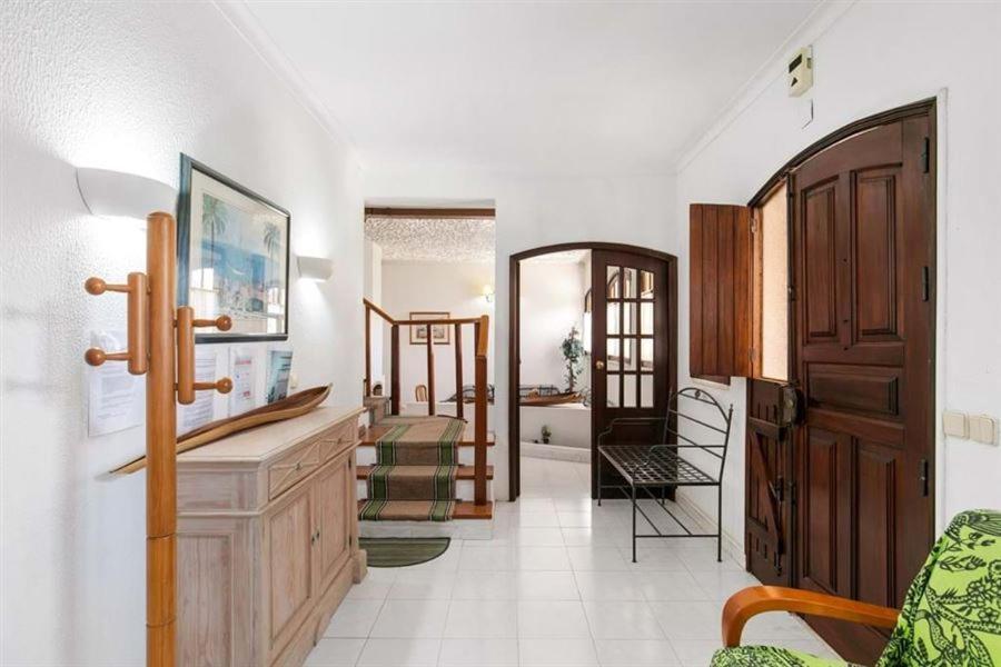 Roulito's Guest house *