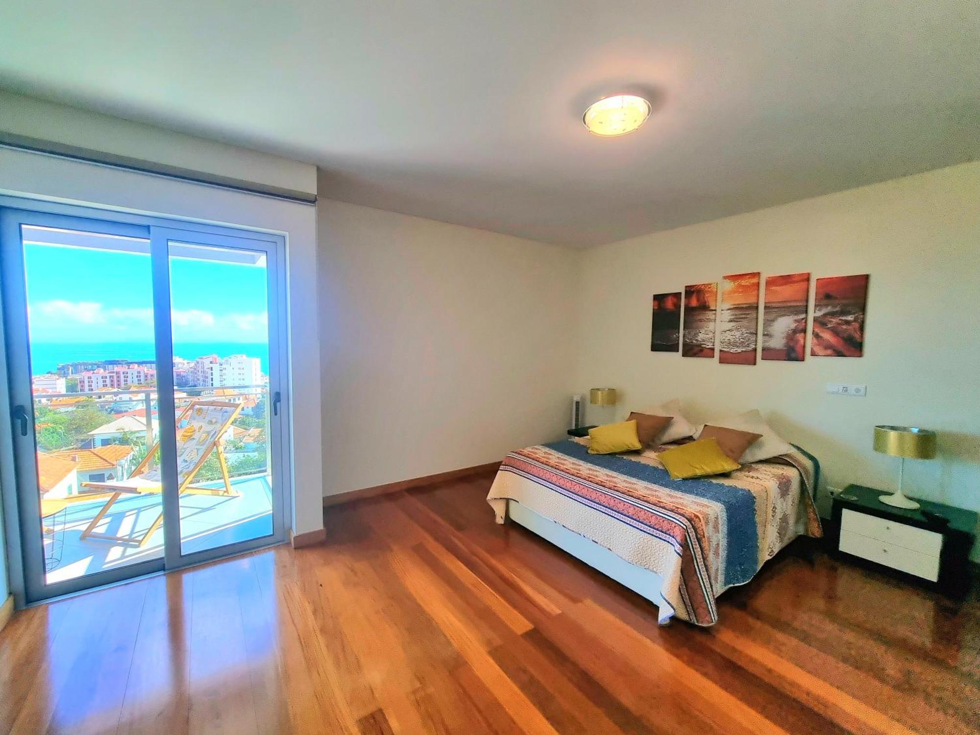 Summer Stay, Ocean Views, Big Spaces Sea Air *