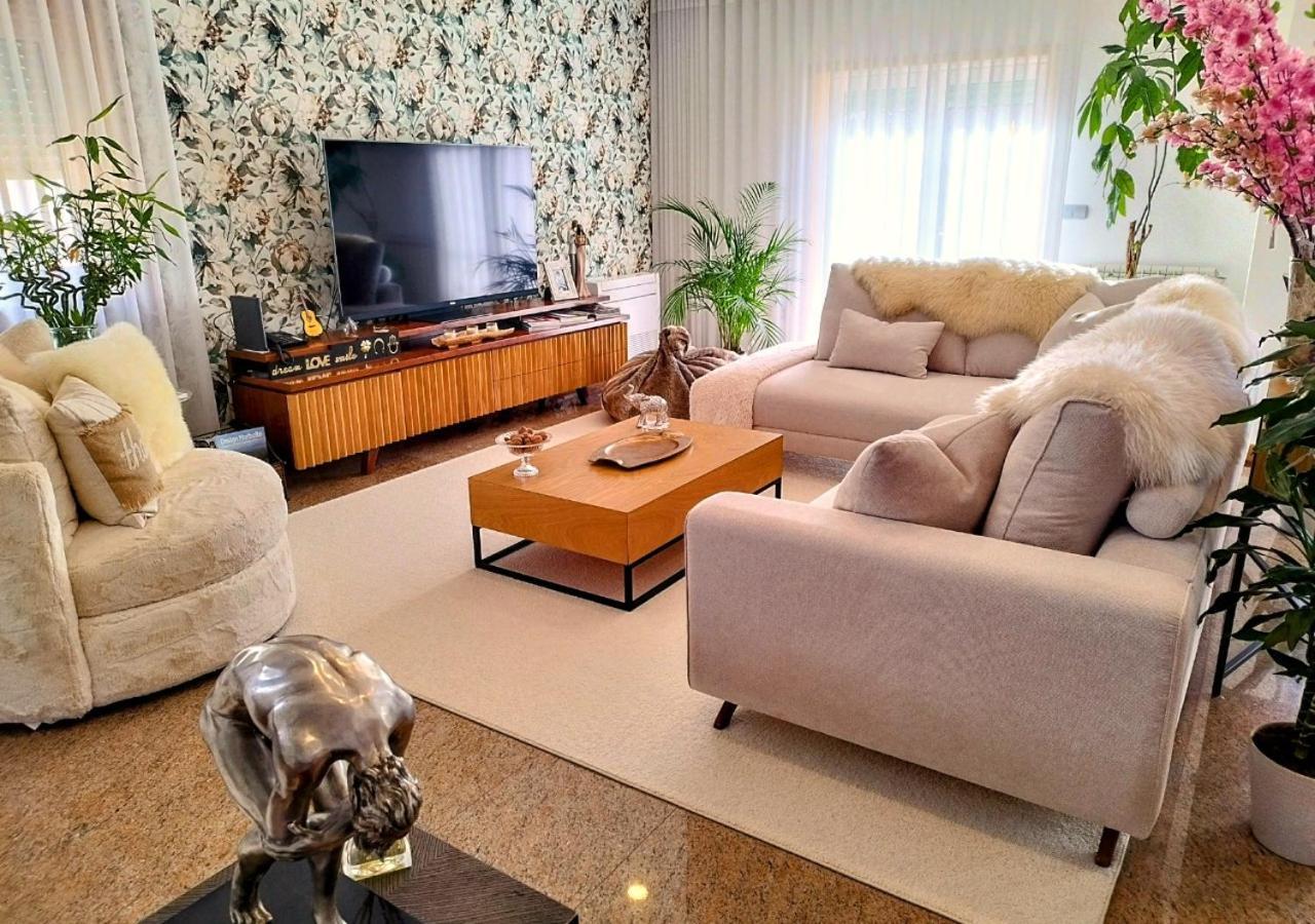 Casa By Anita Guest house *