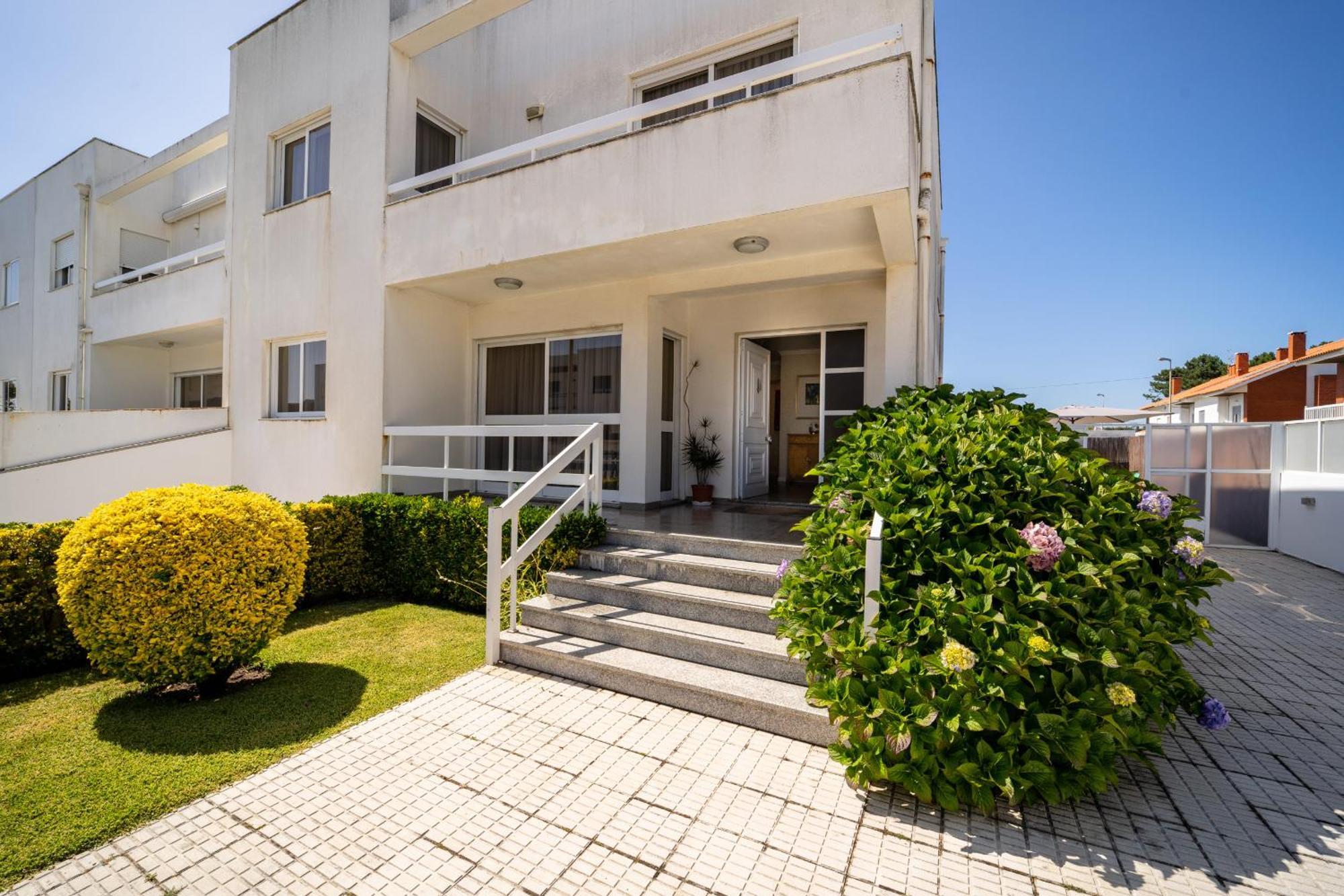 Marinhas - Moradia V4 Com Piscina Junto A By House And People Esposende