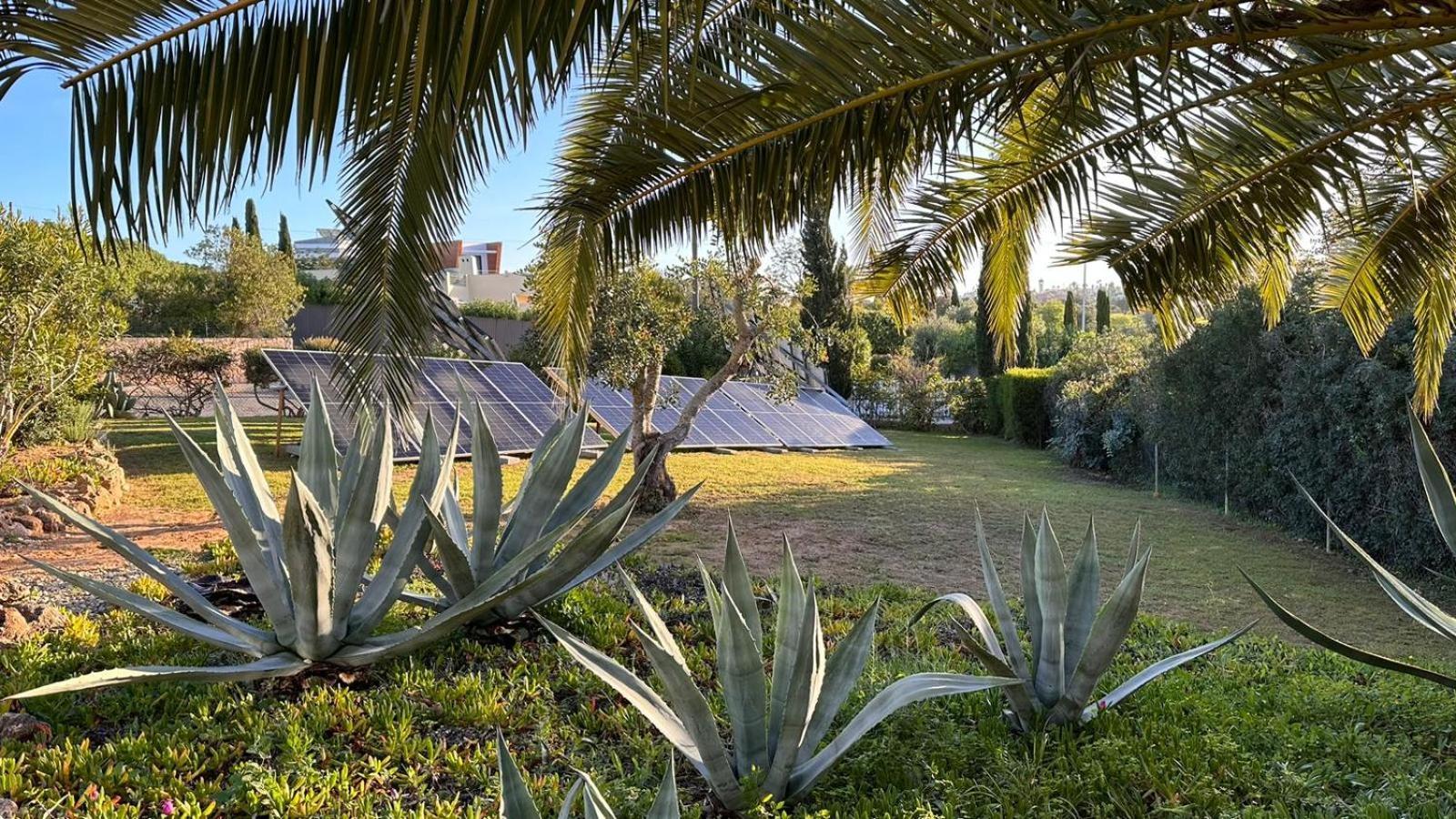 With Beautiful Views & Spacious Garden Villa Ferragudo (Faro)
