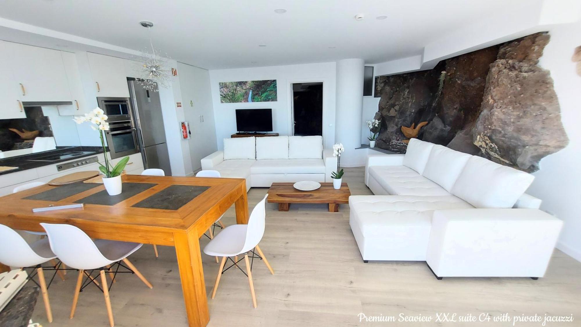 Castelo Do Mar, Madeira Apartment