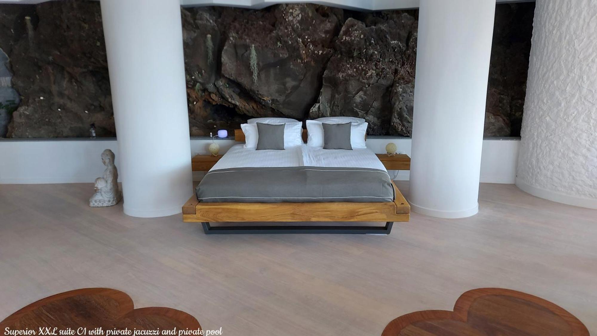 Castelo Do Mar, Madeira Apartment *