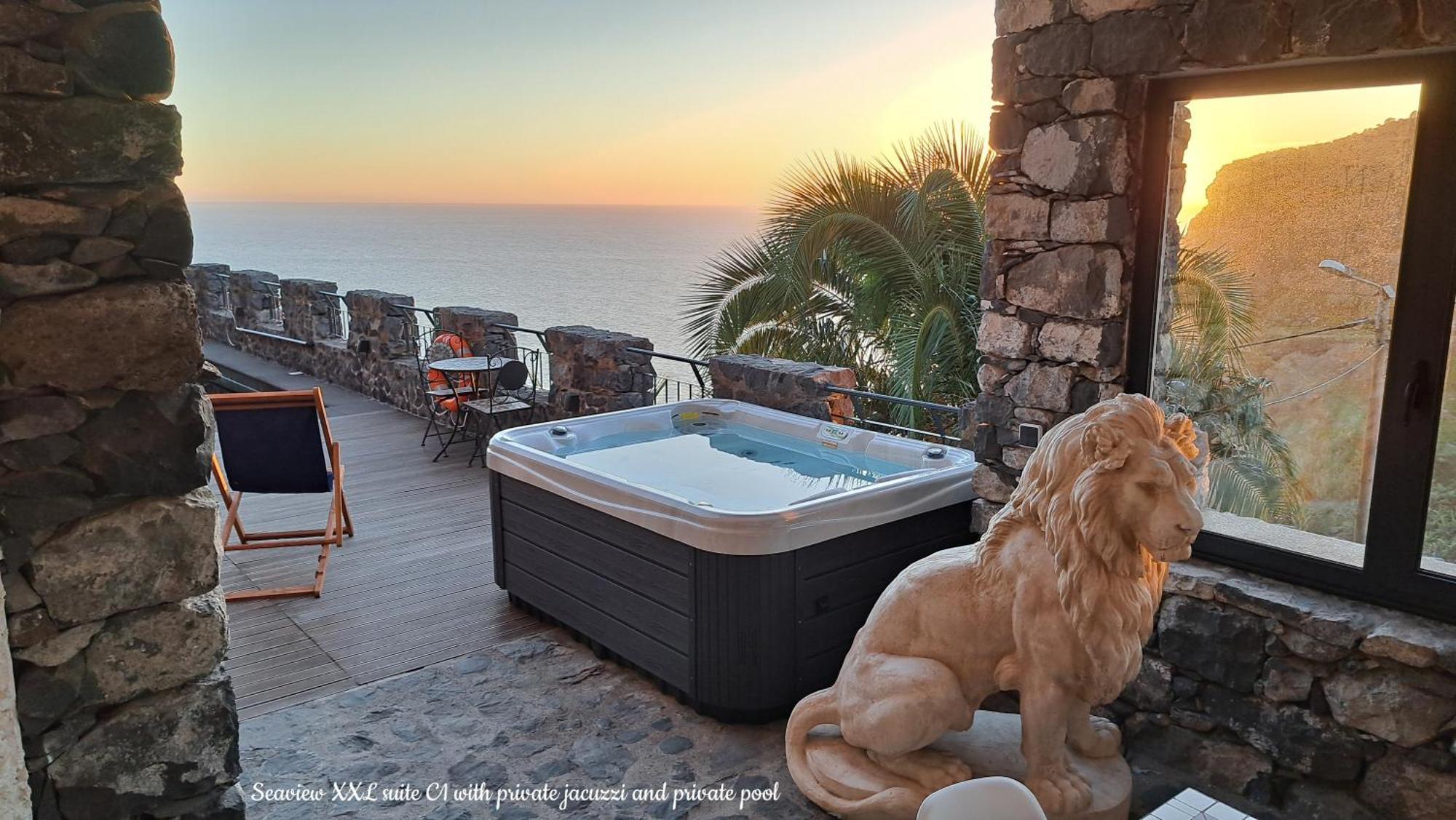 Castelo Do Mar, Madeira Apartment