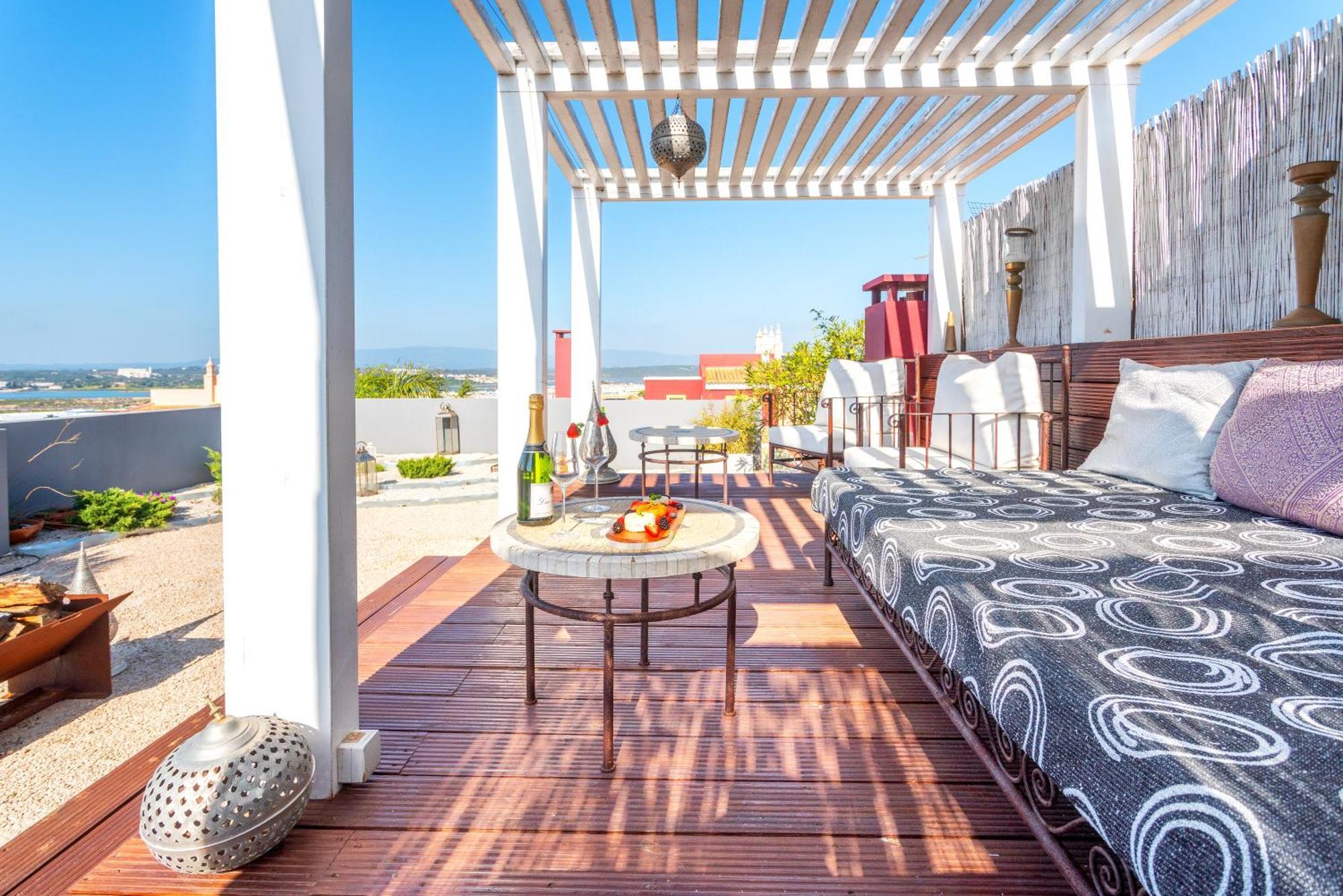Host Wise - Luxurious House With Private Salt Pool