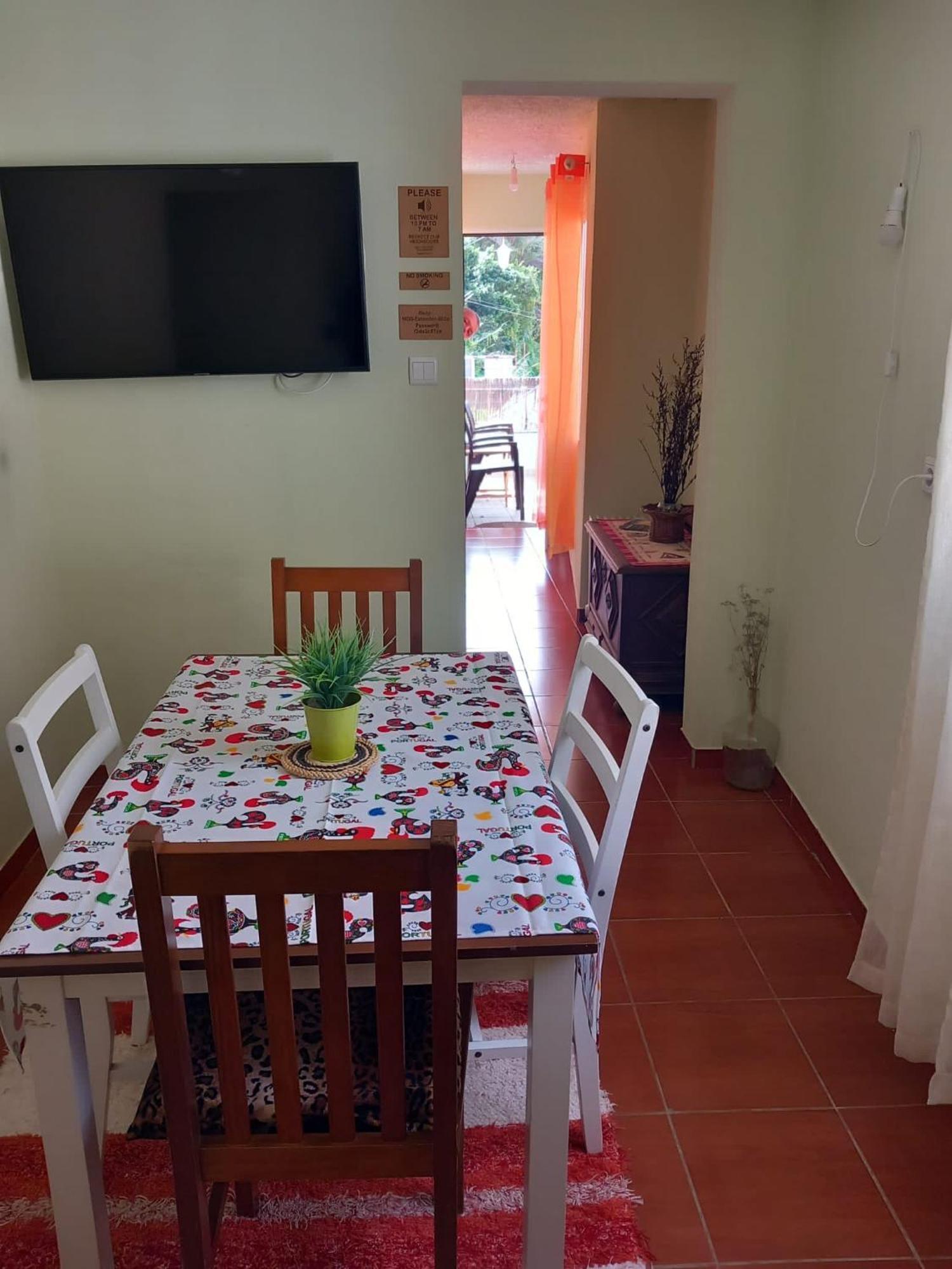 2 Bed , Sea View, 10 Minutes Walk To The Apartamento