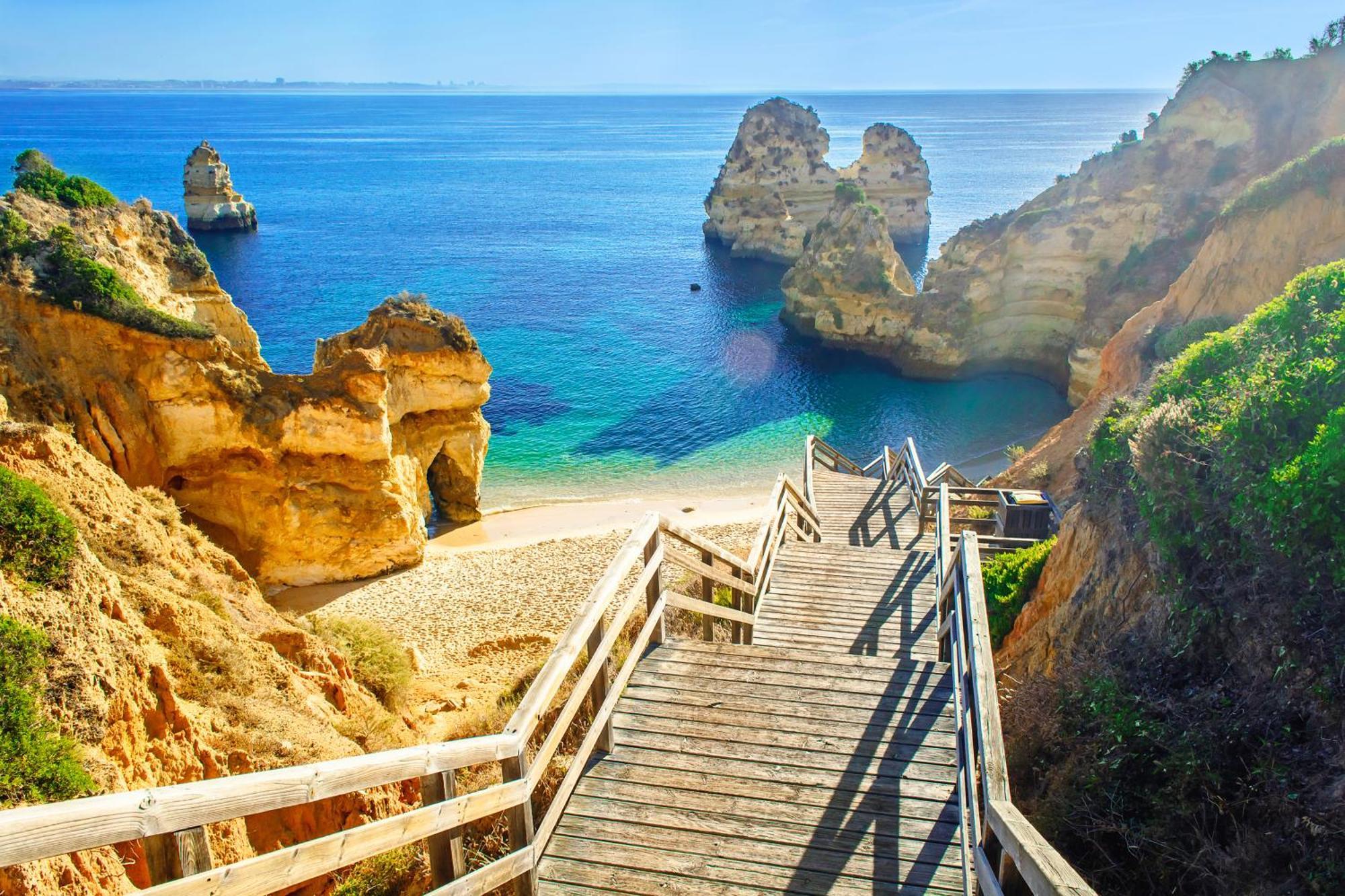 Sunny Seaside Escape *