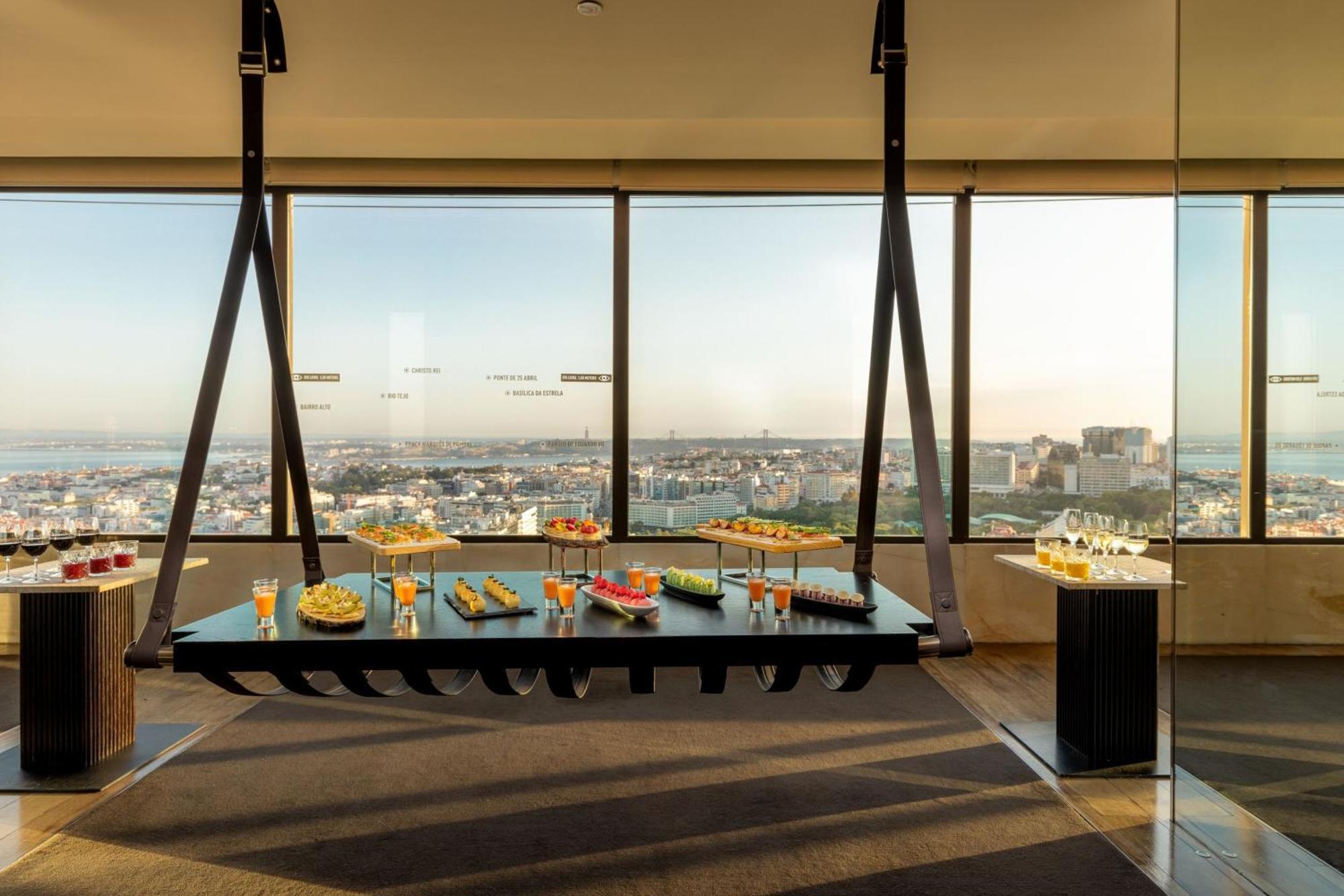 Sheraton & Hotel