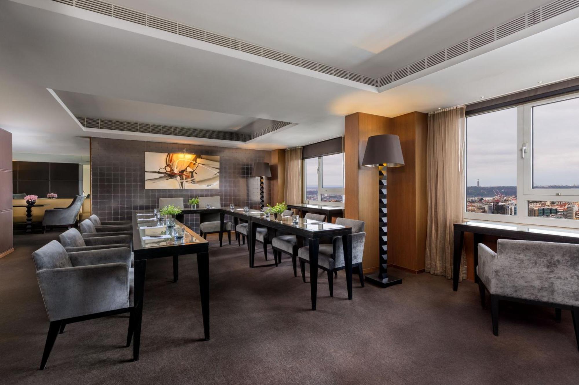 Sheraton & Hotel