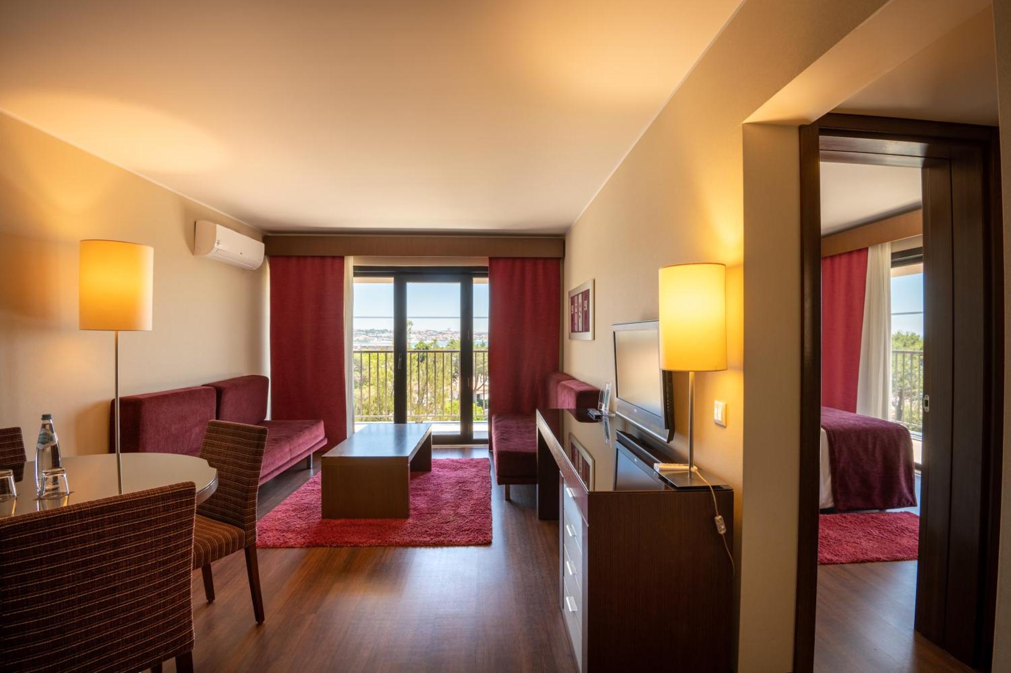 Gale Hotel